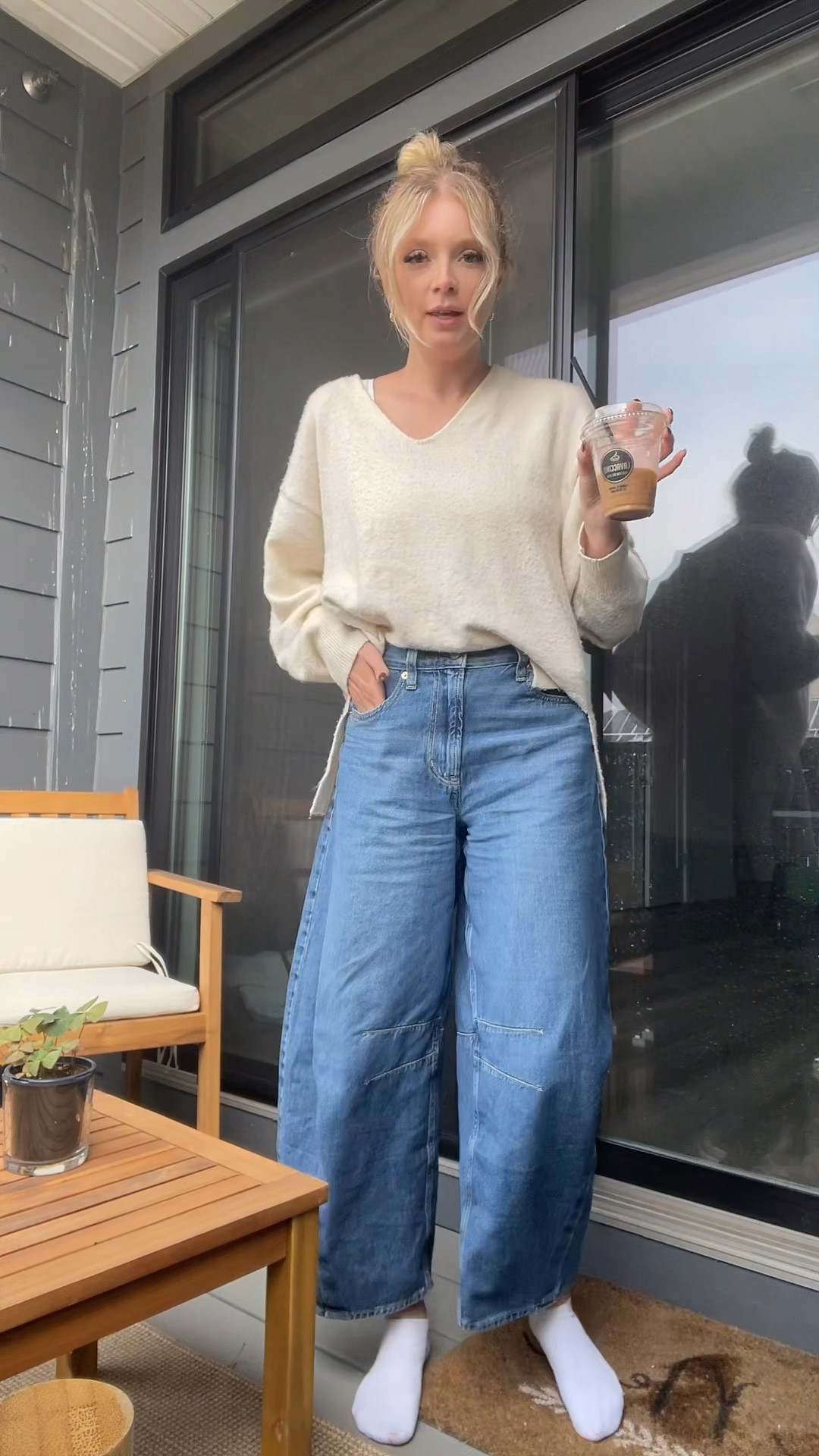 Gap Barrel jeans couldn’t be cuter 🤍

#LTKFindsUnder100 #LTKStyleTip