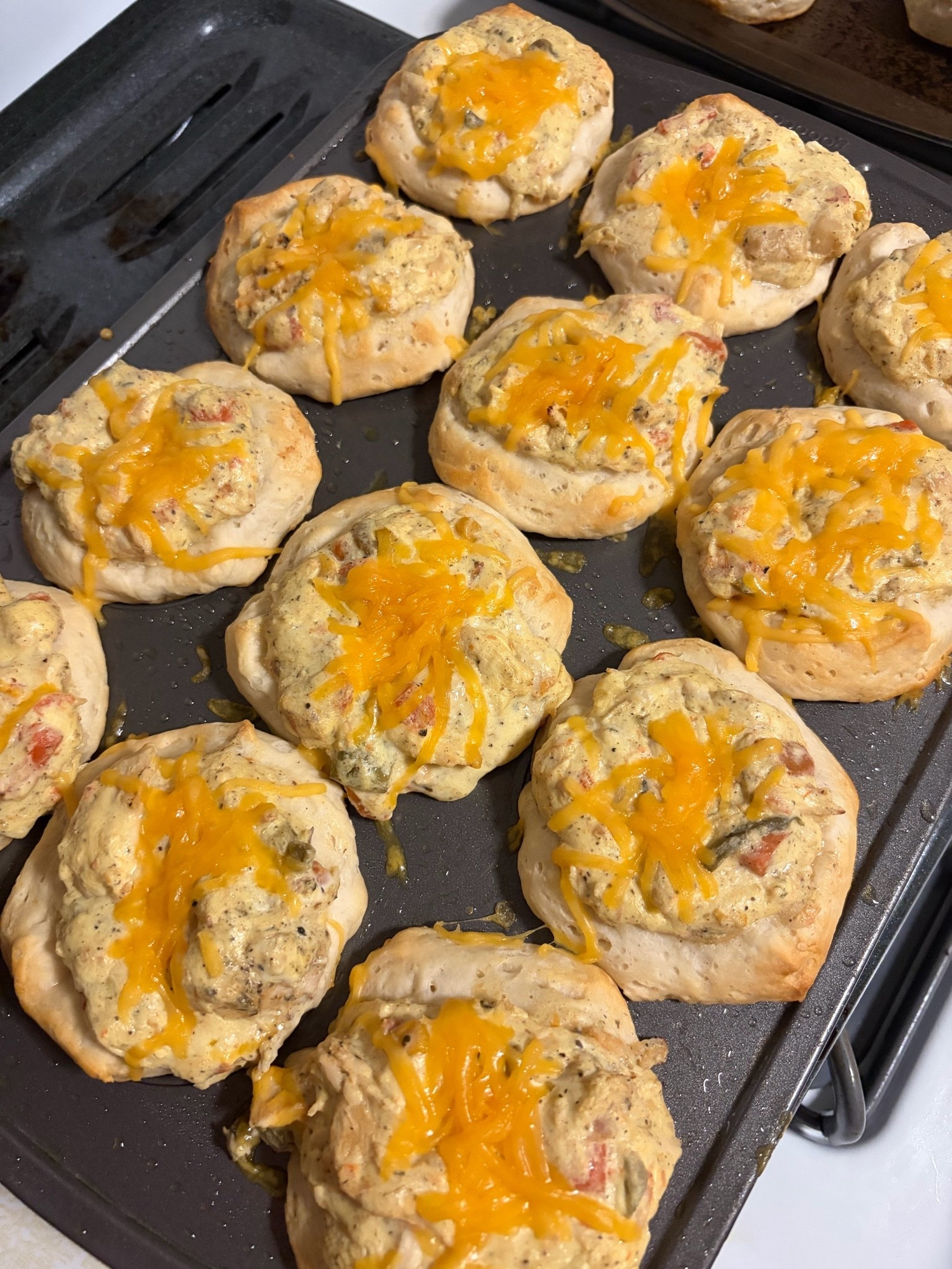 Mini chicken pot pies  - these were so easy to make and quite delicious 


#recipes #familydinner #chickenrecipe #easydinnerrecipe

#LTKmomlife