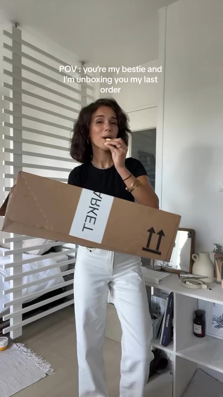 POV : you’re my bestie and I’m unboxing you my last order 🤍

#arkethaul #summerhaul #fashionhaul #ootd #summeroutfitideas #fashionstyle #pinterestaesthetic #pinterestinspired #oldmoneystyle #oldmoney