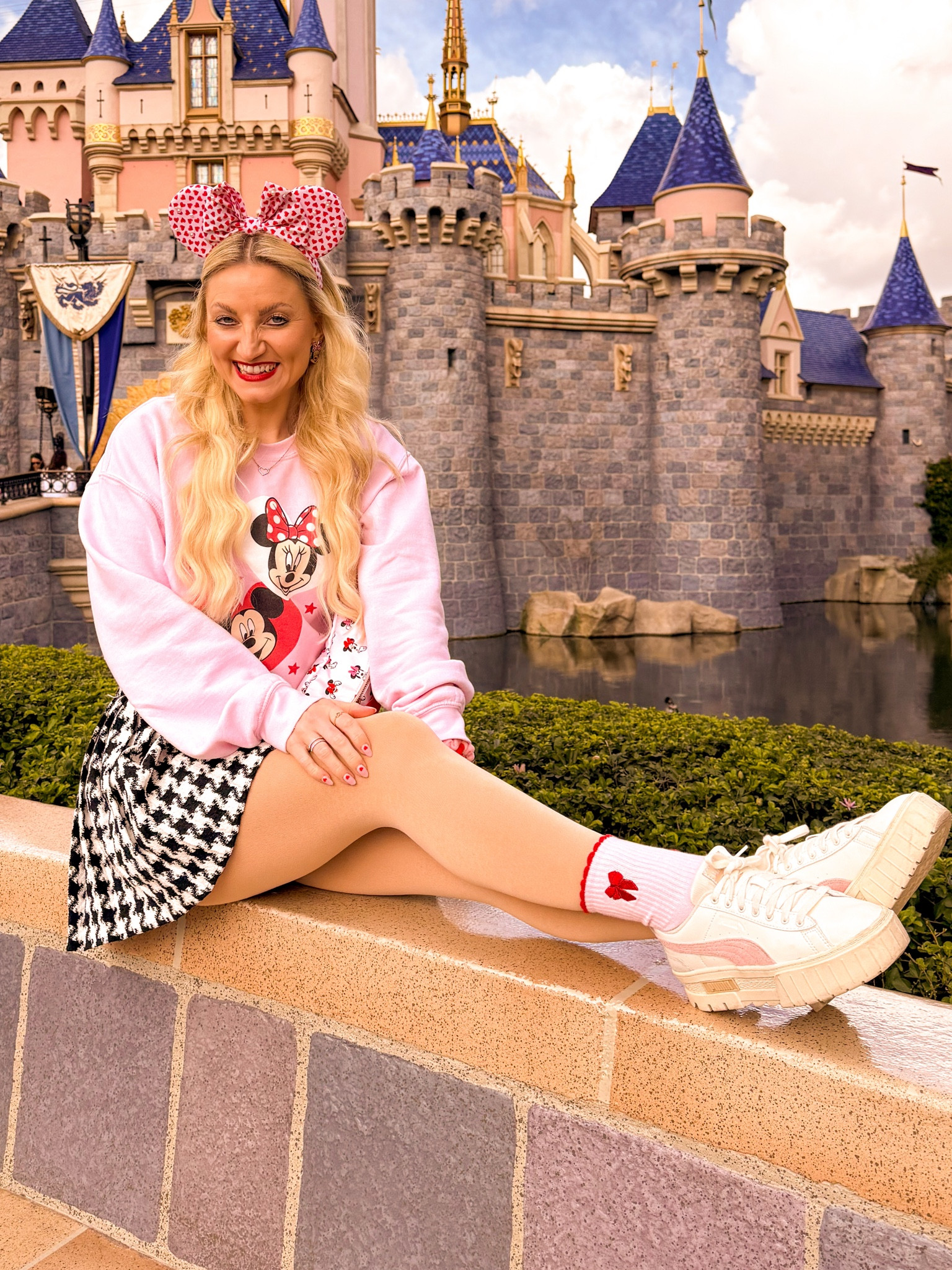 Pink Red Hearts Valentines Disney Look 🩷❤️
Jumper is Belle & Park.
Ears are my small biz..
https://earseverafter.com/products/heart-pearl-ears