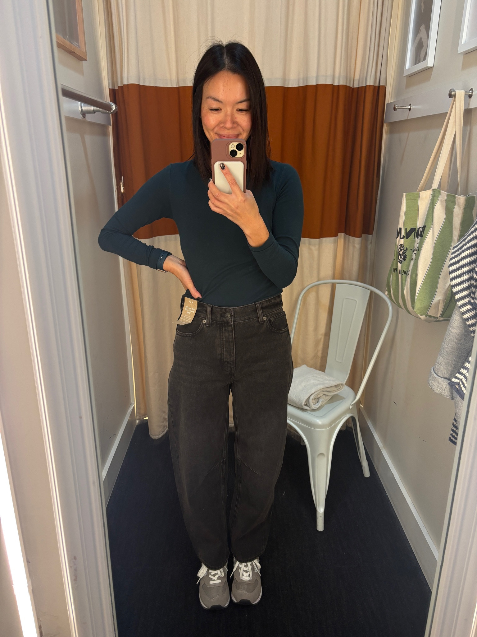 Perfect barrel jeans! I would size down in these because they run a little big. 