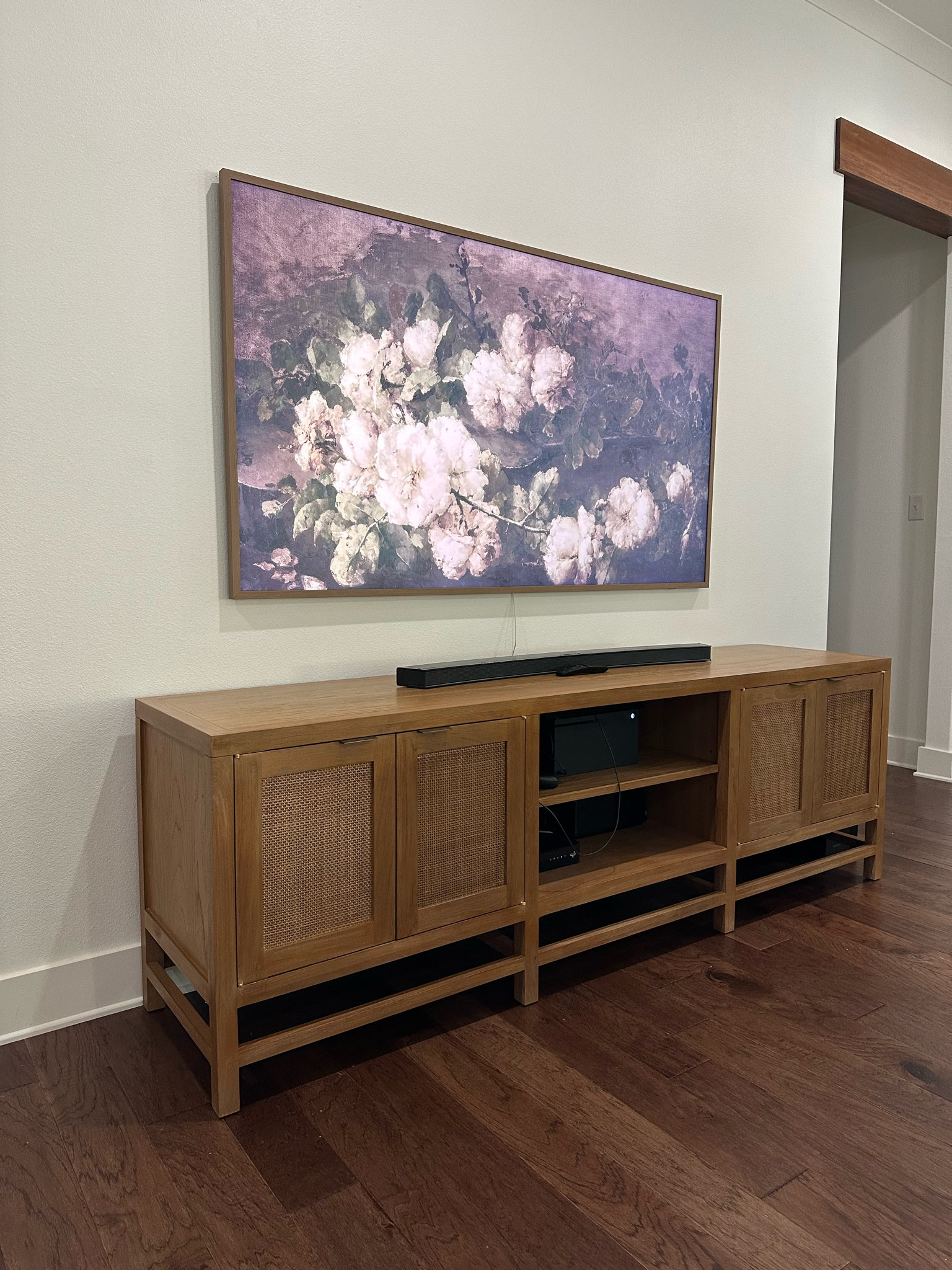 Uploaded some vintage inspired artwork I purchased awhile back from Etsy onto our TV. I’m really loving this moody floral. 🌸

#LTKfamily #LTKFind #LTKhome