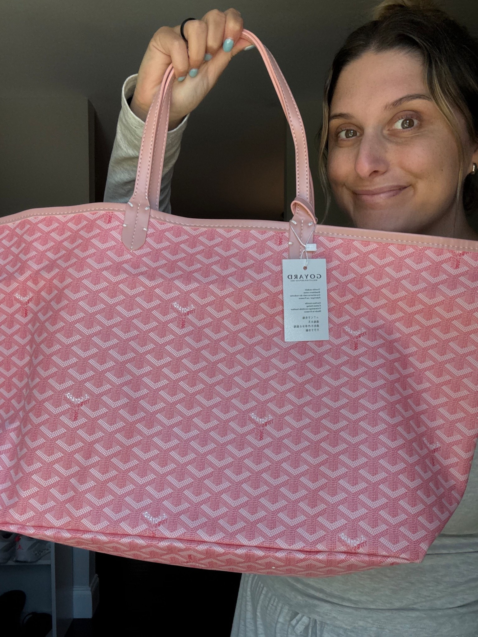 This bag 💘

Yellow app find, goyard yellow app bag, pink handbag, designer bag 

#LTKFindsUnder100