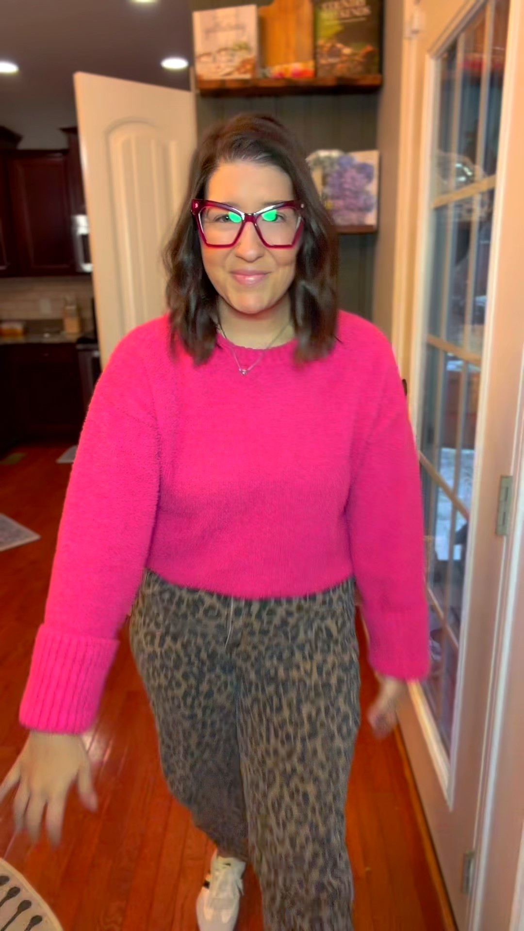 Loving the pop of pink with the amazing cheetah barrel jeans! 

#LTKMidsize #LTKootd #LTKmomlife