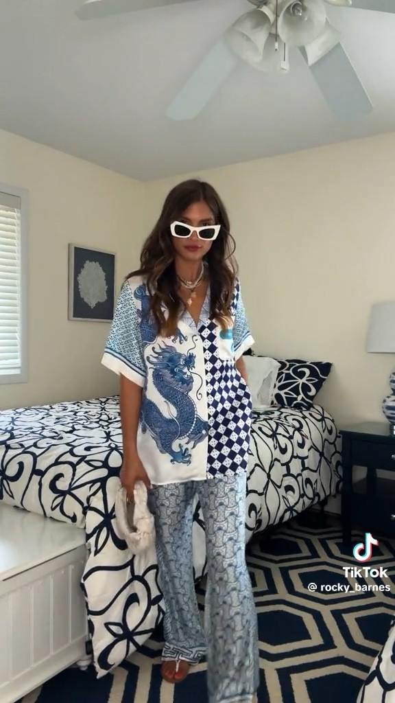 Early dinner with the kids 

#LTKStyleTip