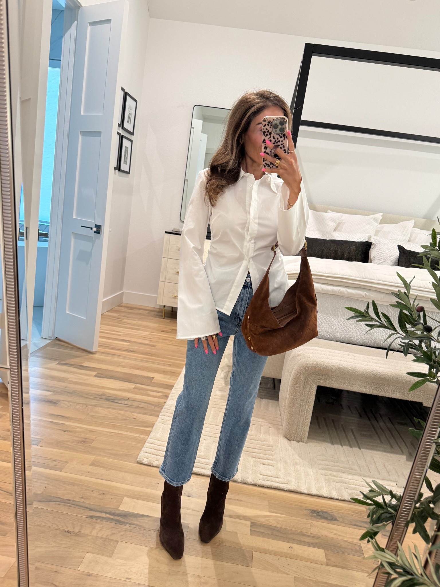 Cute white button down shirt size xxs with straight  jeans 

#LTKootd #LTKPetite #LTKgrwm