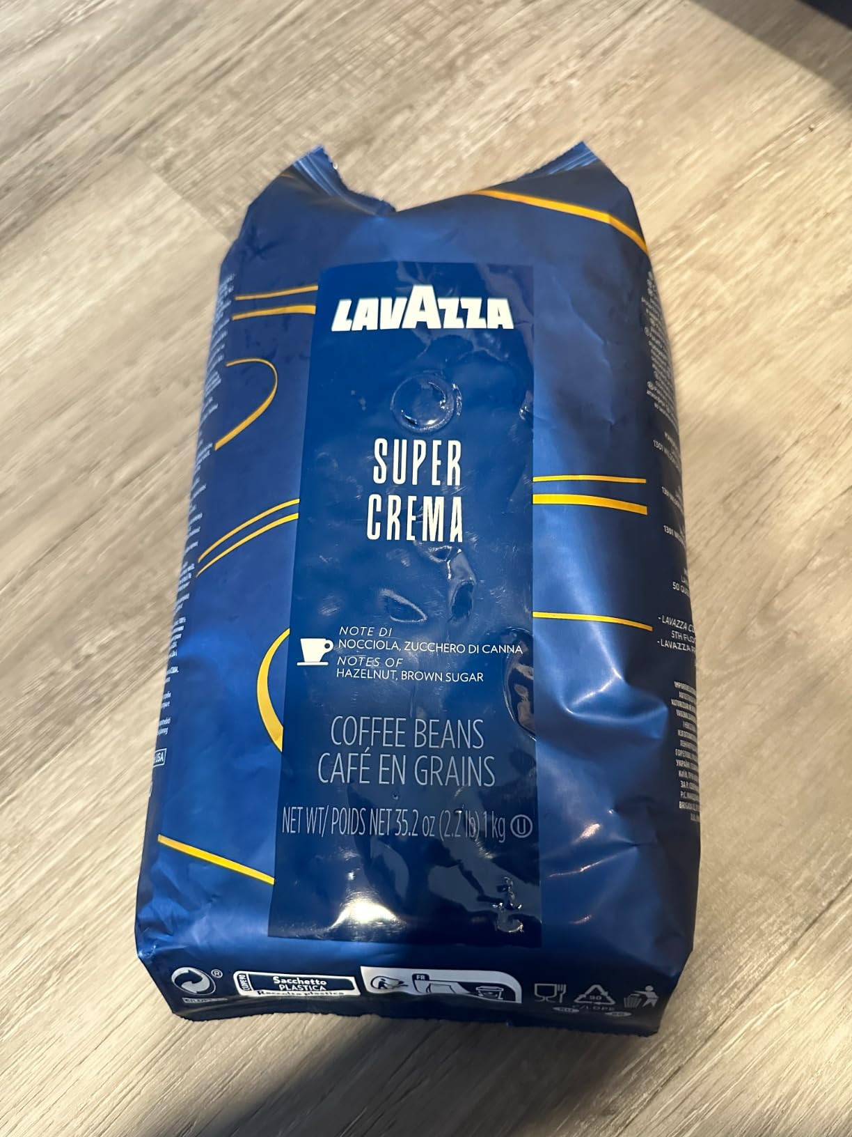 Lavazza Super Crema Whole Bean Coffee, Medium Espresso Roast, Arabica and Robusta Blend, 2.2 lb B... | Amazon (US)