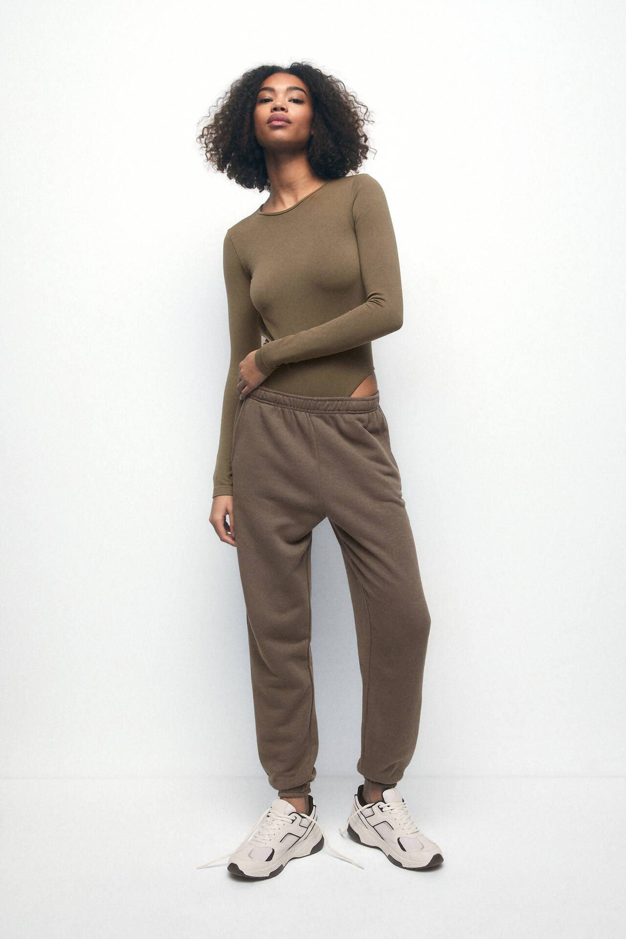 Basic joggingbroek met elastische biesjes | PULL and BEAR NL