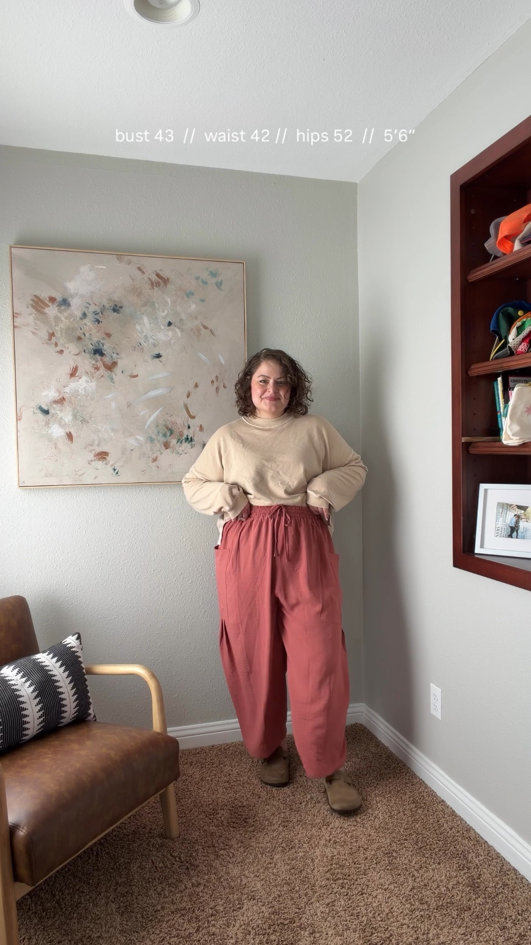 Robe XXL
Pants 2x 
Top xxl (older) 

Bust 43  //  waist 42 //  hips 52  //  5’6” 

#LTKootd #LTKPlusSize #LTKMidsize