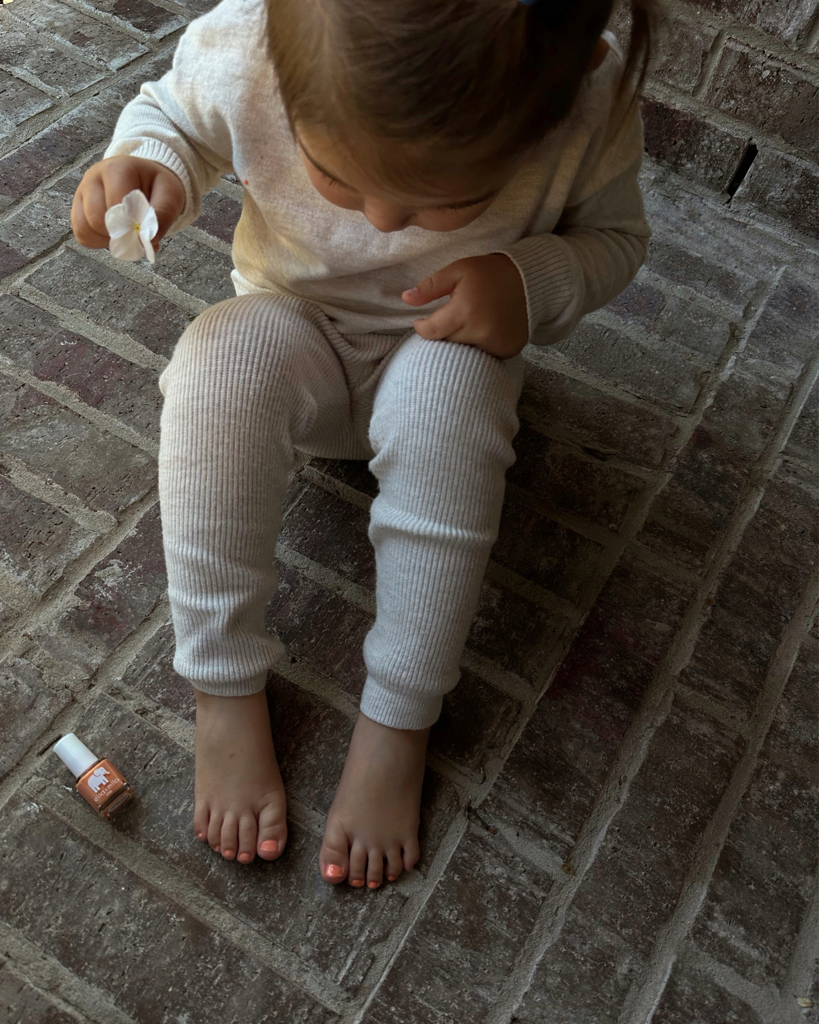 the perfect orange polish for a 
Halloween pedicure
🎃



@Morgan.Speiser 

#ellamilafall#ellamila#ad

@ella+mila 


halloweennails,kids polish,
cleanerpolish,stockingstufferidea. 

#LTKHoliday #LTKHalloween #LTKSeasonal