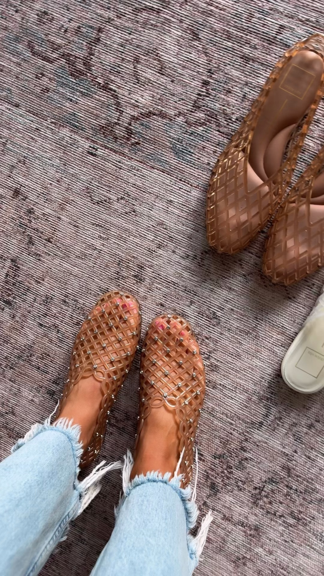 Love these rhinestone jellies 
These run tts 