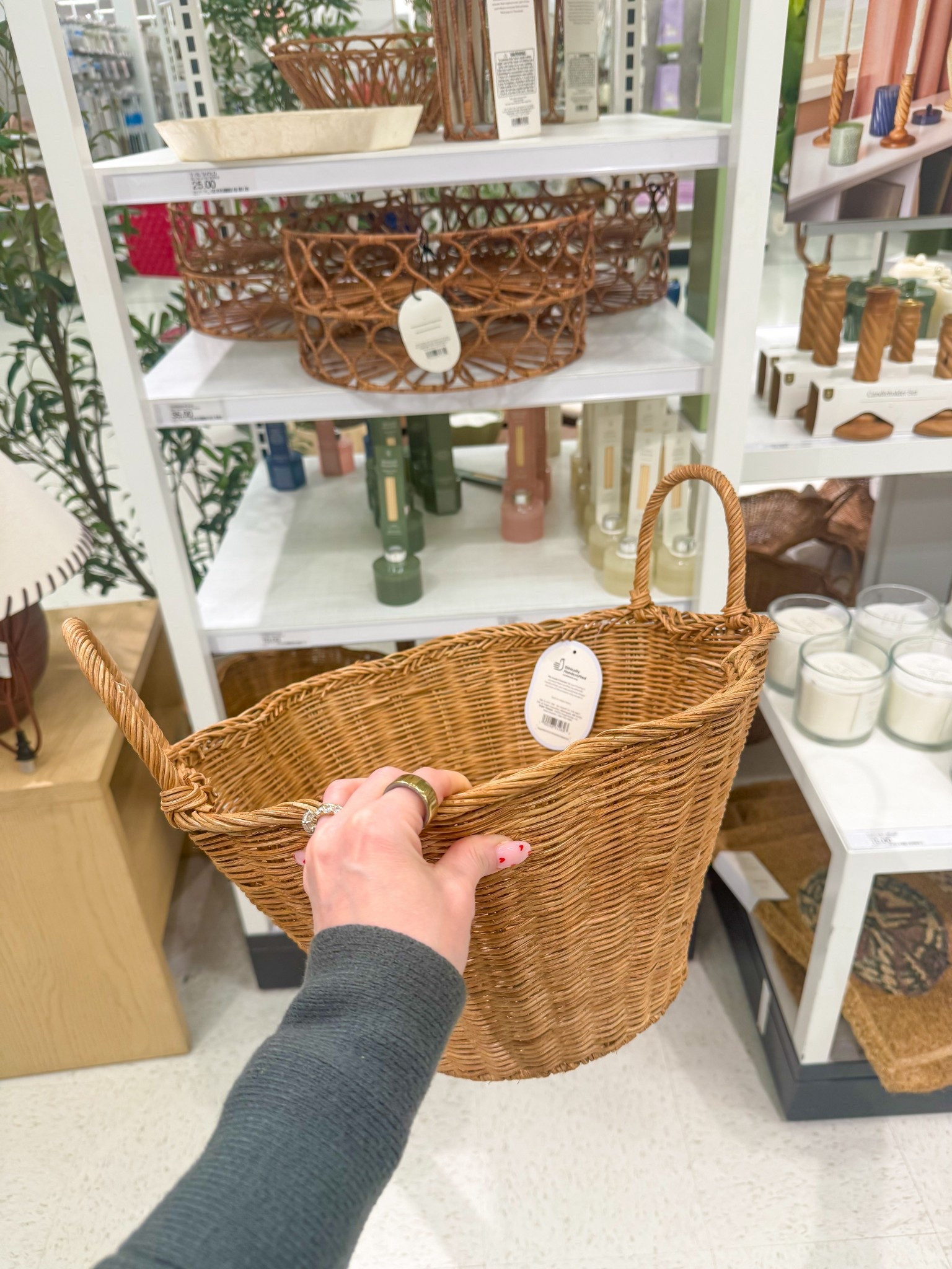 Scalloped edge wicker basket 





Rattan 
Spring decor 
Home decor 
Home storage 
Storage basket 
Target home
Target finds 

#LTKSeasonal #LTKHome