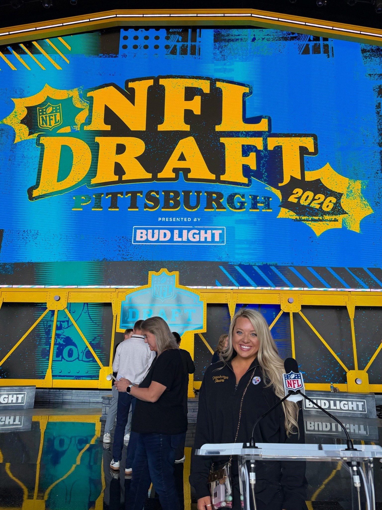The pick is in… and the Draft week vibes are ELITE.🙌🏼🔥🏈✨🖤💛🥰