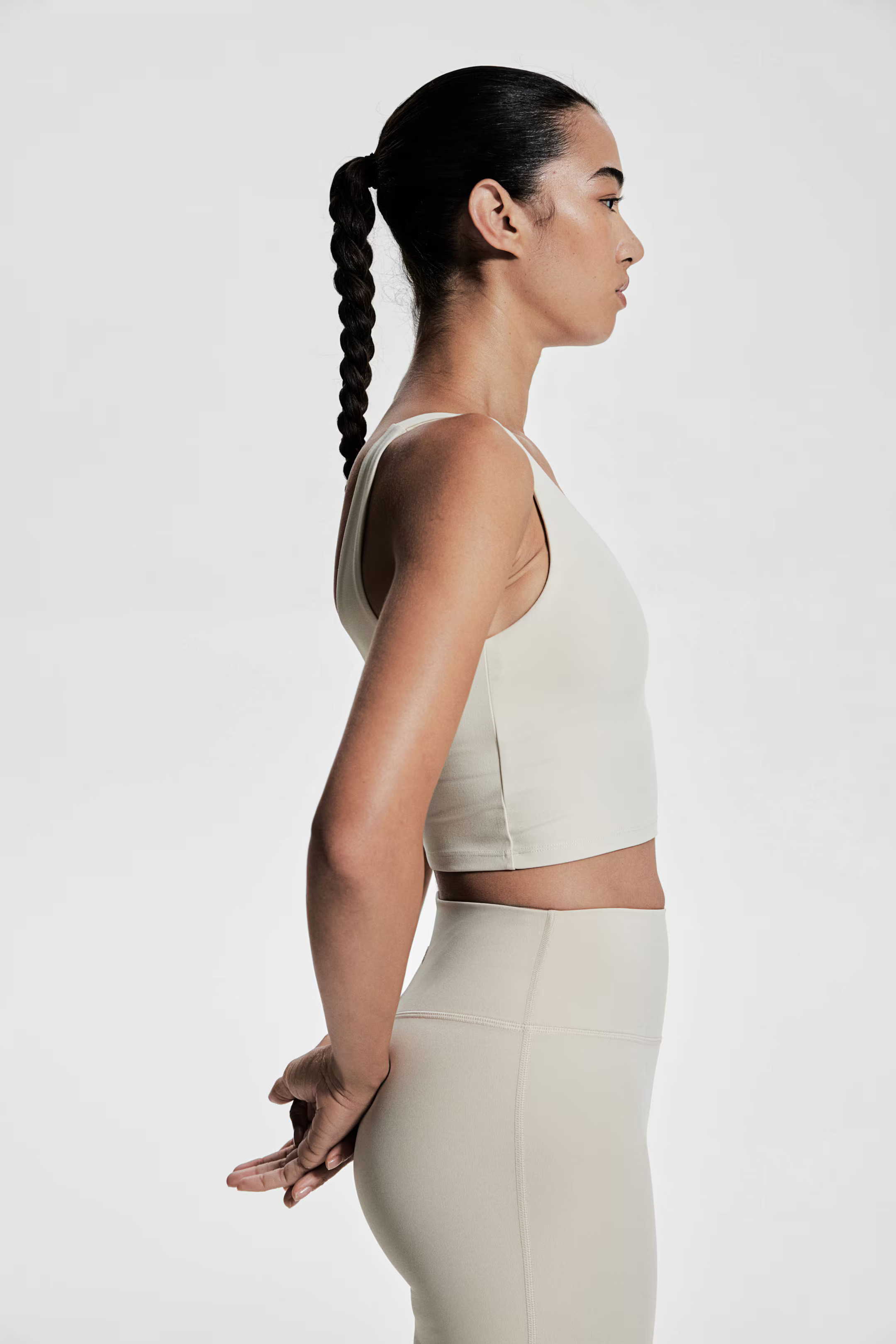 Light Support Yoga bra with SoftMove™ Lycra® | H&M (UK, MY, IN, SG, PH, TW, HK)