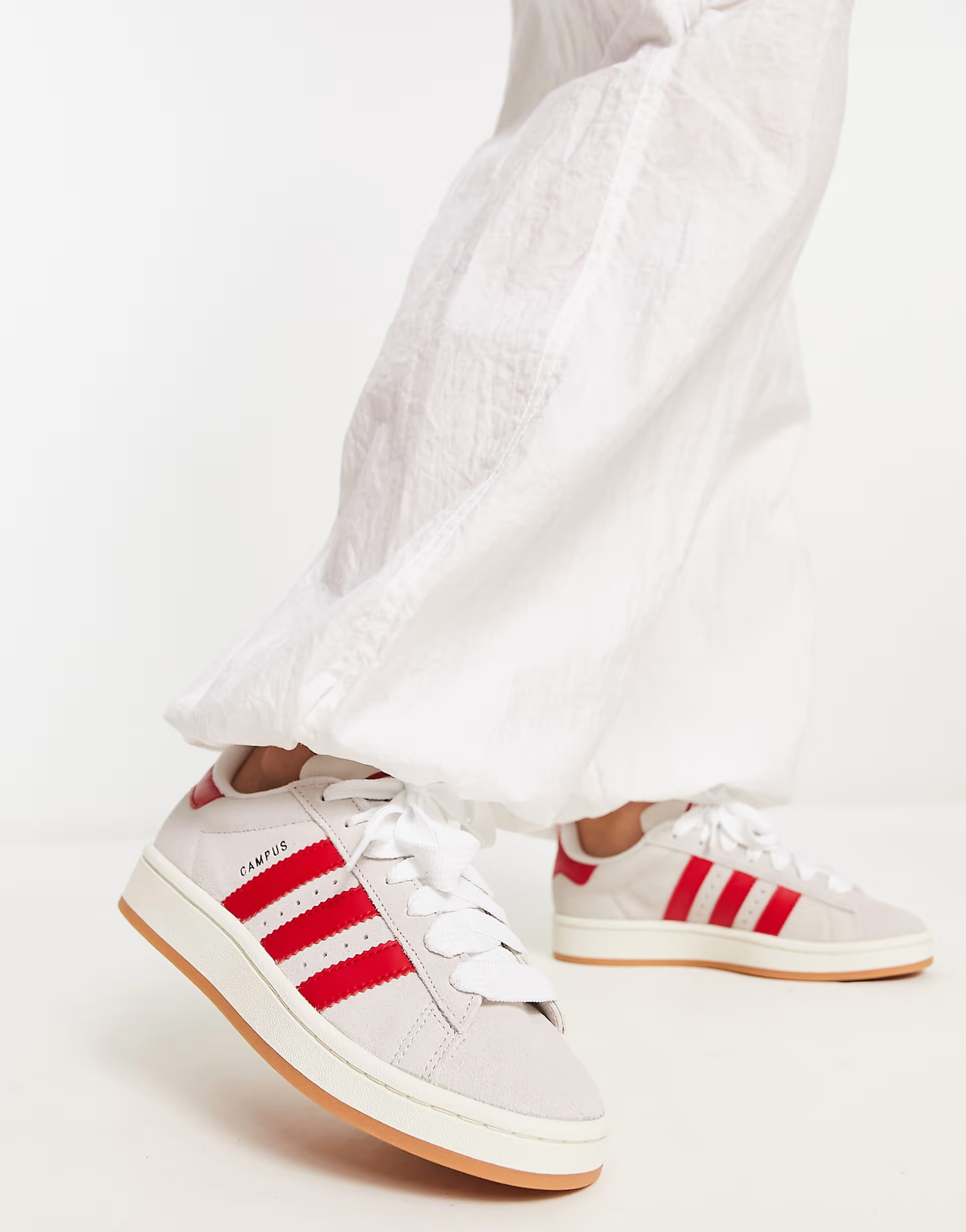 adidas Originals Campus 00's trainers in white and red | ASOS (Global)