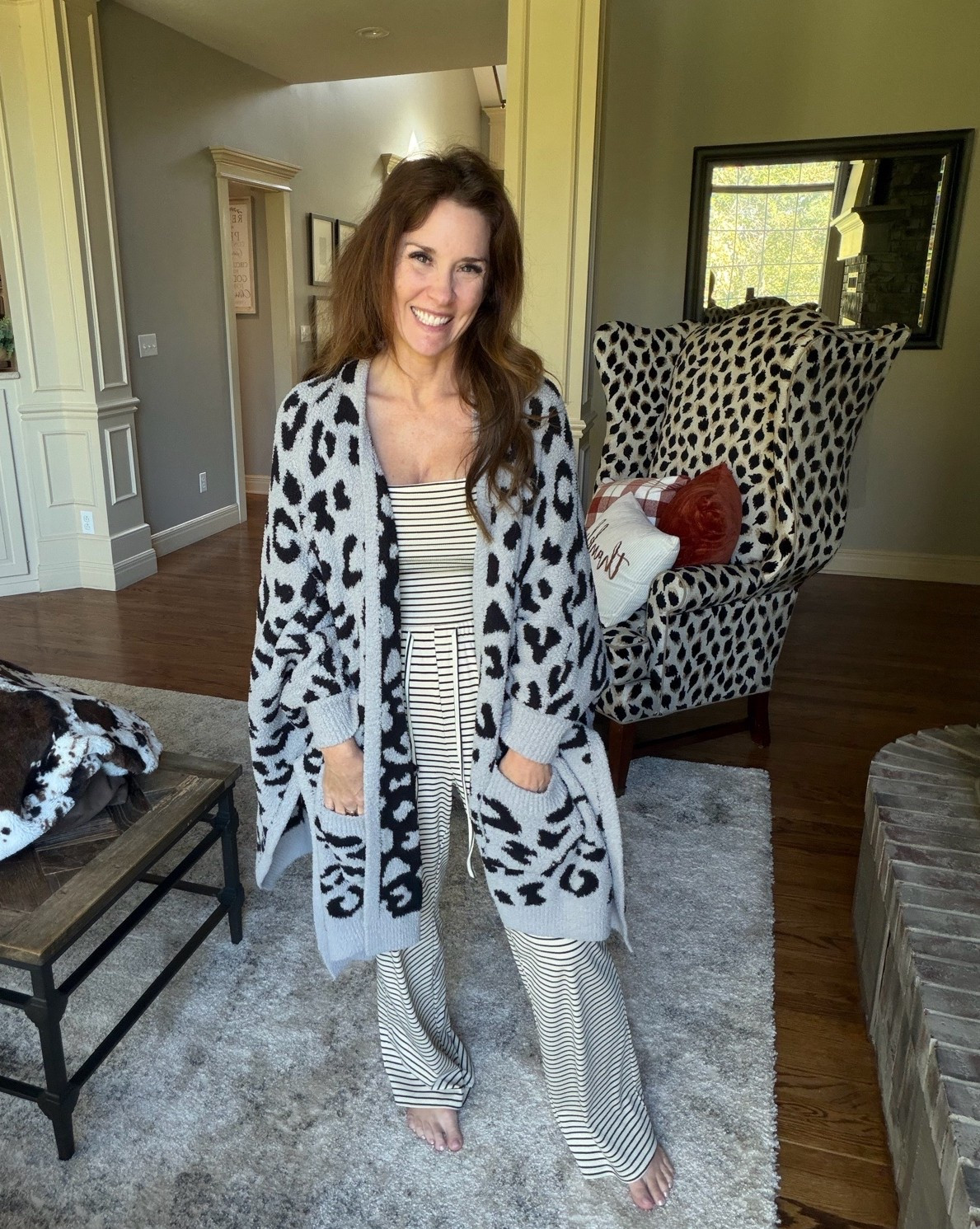 Love this animal print shawl, perfect for lounging around the house and keeping warm and cozy!! 

Giftgiving seasons, right around the corner this is perfect for anyone who loves lounging. Also, perfect for traveling.