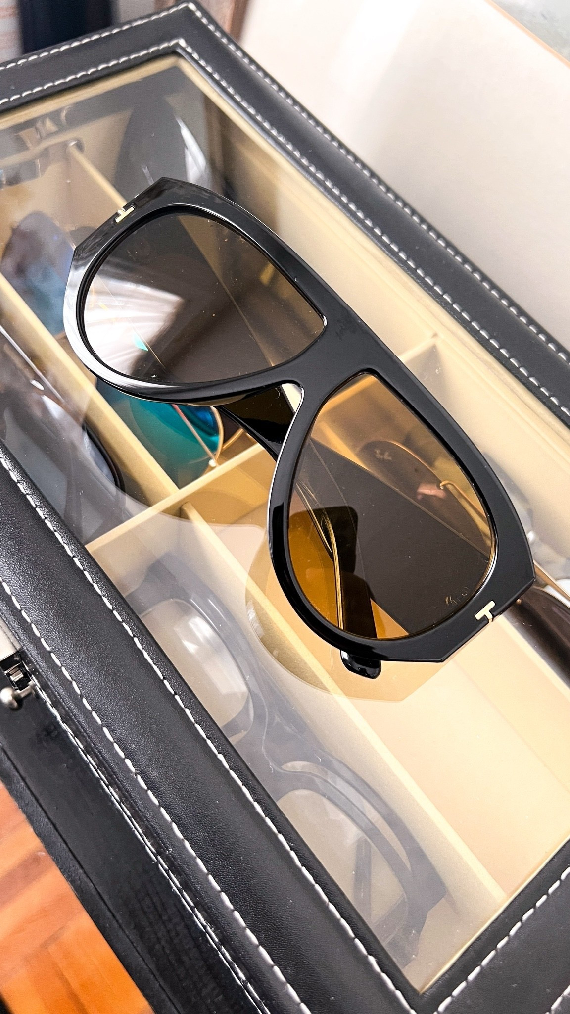 Oversized Retro Aviators for those days when you can’t bear to be seen 😎

#LTKSeasonal #LTKOver40 #LTKootd