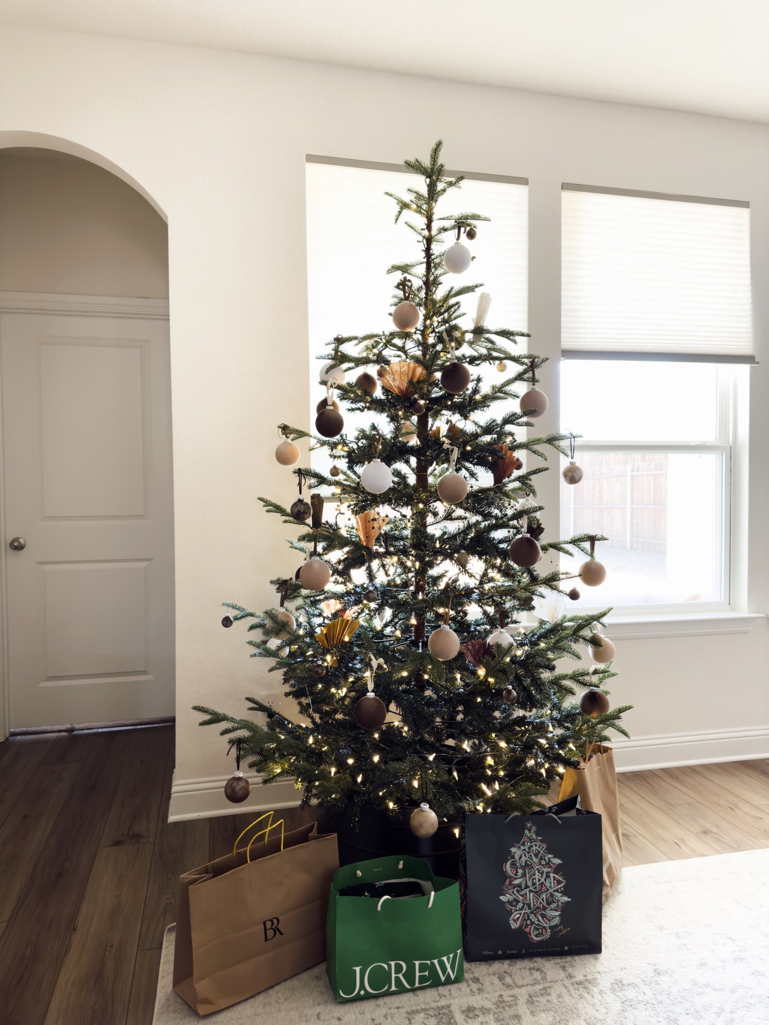 Our finished tree - finally! Links to everything I’ve used here🤎

Christmas tree, Christmas, tis the season 

#LTKhome #LTKSeasonal #LTKHoliday