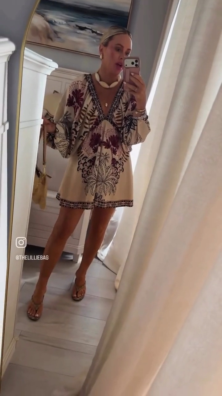 Fall resort wear! OOTN- I did small. New prints added! This dress went viral on my store front! ✨


Fall vacay dress. Dress. Resort wear. Beach.

#LTKTravel #LTKSeasonal #LTKootd