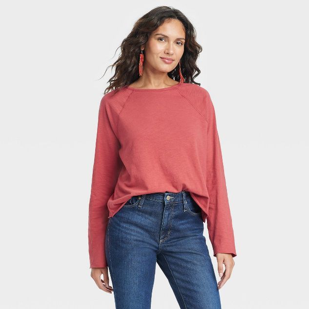Women&#39;s Long Sleeve T-Shirt - Universal Thread&#8482; Berry Red S | Target