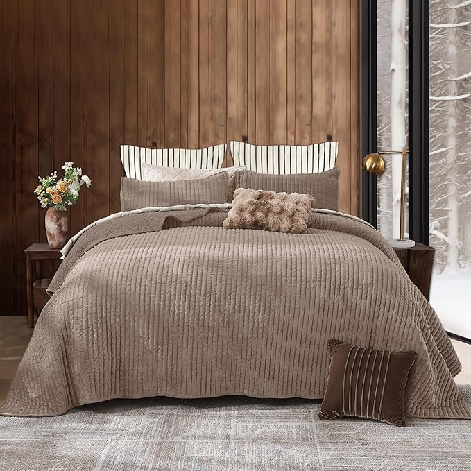 SHALALA Velvet Quilt King Size,Striped Bedding Set,Lightweight Velvet Comforter,Luxurious Suede B... | Amazon (US)