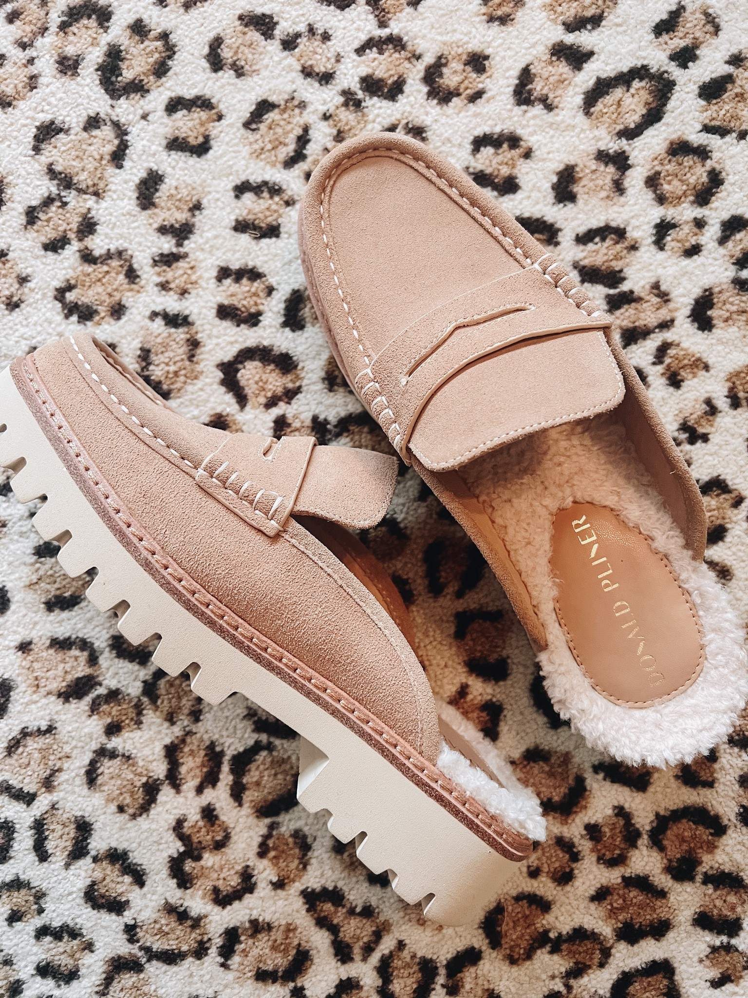 A platform mules with a Sherpa interior?!?? yes please @dillards - they run TTS


#LTKshoecrush #LTKstyletip #LTKSeasonal