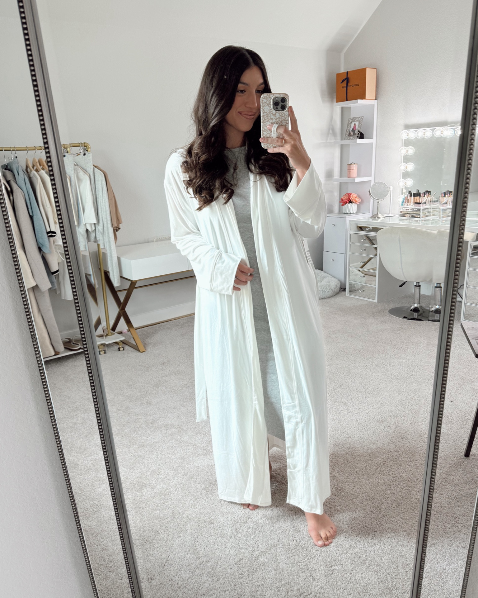The most fabulous robe you will ever own!😍 comes in a pretty grey color too and it’s so buttery soft🙌🏼

Floor length robe, maternity robe, luxury robe, gift guide for her, gift for mom, gift for wife, midsize fashion, plus size clothing, loungewear

#LTKPlusSize #LTKMidsize #LTKBump
