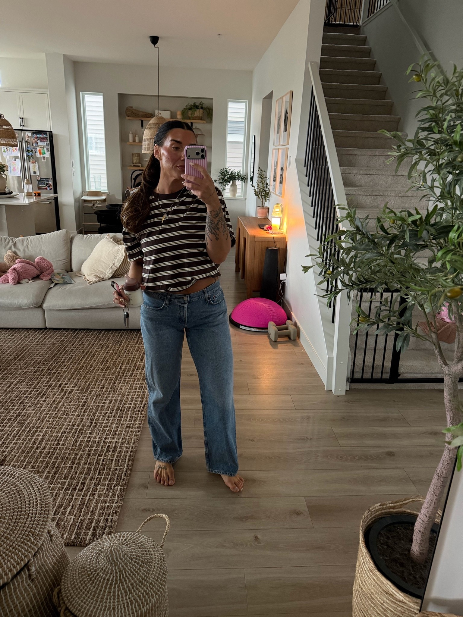 Agolde low rise jeans in size 29