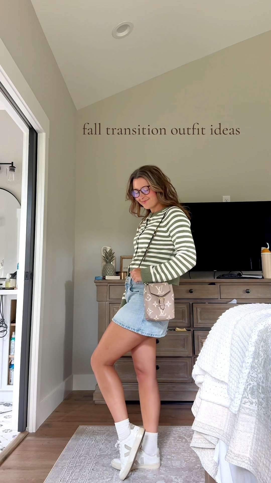 Easy fall transition outfits you’ll actually wear 🍂 Layerable staples, lightweight knits, and neutral basics that go from summer to fall seamlessly. Linked all my favorites for effortless everyday style!

#LTKFindsUnder100 #LTKSeasonal #LTKStyleTip