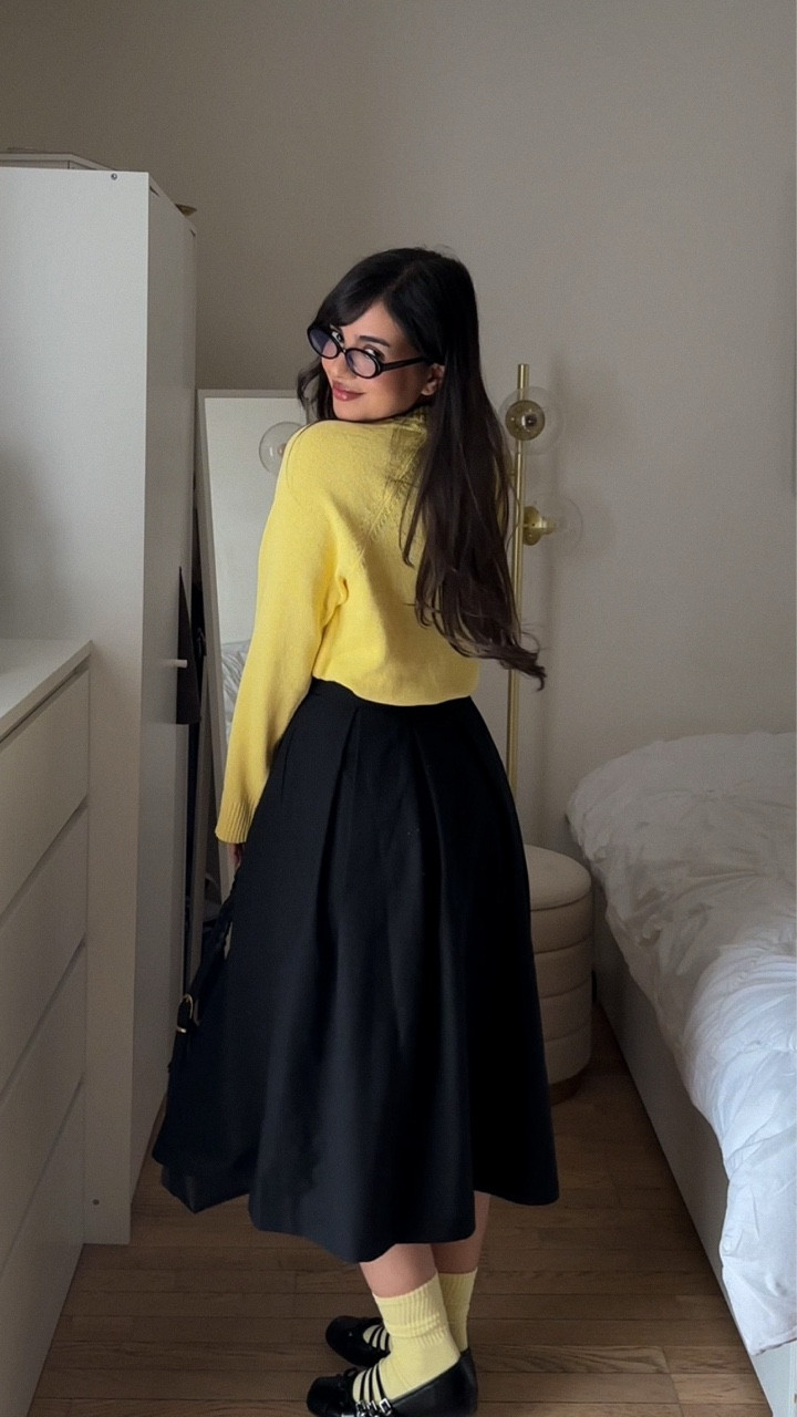 Matching my socks to my top has been my favorite activity lately 🐝🐝🐝
Details :
Skirt : @goelia_official 
Sweater : @asos 
Socks : @asos / @jjxx_official 
Shoes : @musepai 
Bag : @vanessabruno 
.
.
.
.
.
.
.
#grwm #outfitinspo #outfitideas #winterstyle #winterfashion capsulewardrobe casuallook casualchic zara hm aesthetic lookbook lookdujour outfitdiaries minimalstyle winteressentials timelessfashion ootd