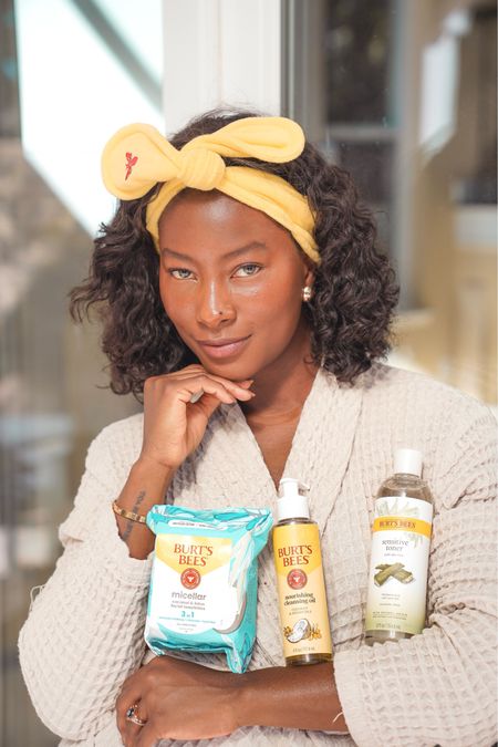 Burts bees’s Annual Friends & Family Event Sale is here!! Stock up on skincare goodies with the best deal. Sharing a few of my favorite products I got! 

Use my Promo Code: FAM20 to 20% off everything now through March 23rd! 

-No exclusions

-Exclusively on BurtsBees.com

Happy shopping! 

 #burtsbees #burtsbeespartner#liketkit

#LTKbeauty #LTKSeasonal #LTKsalealert