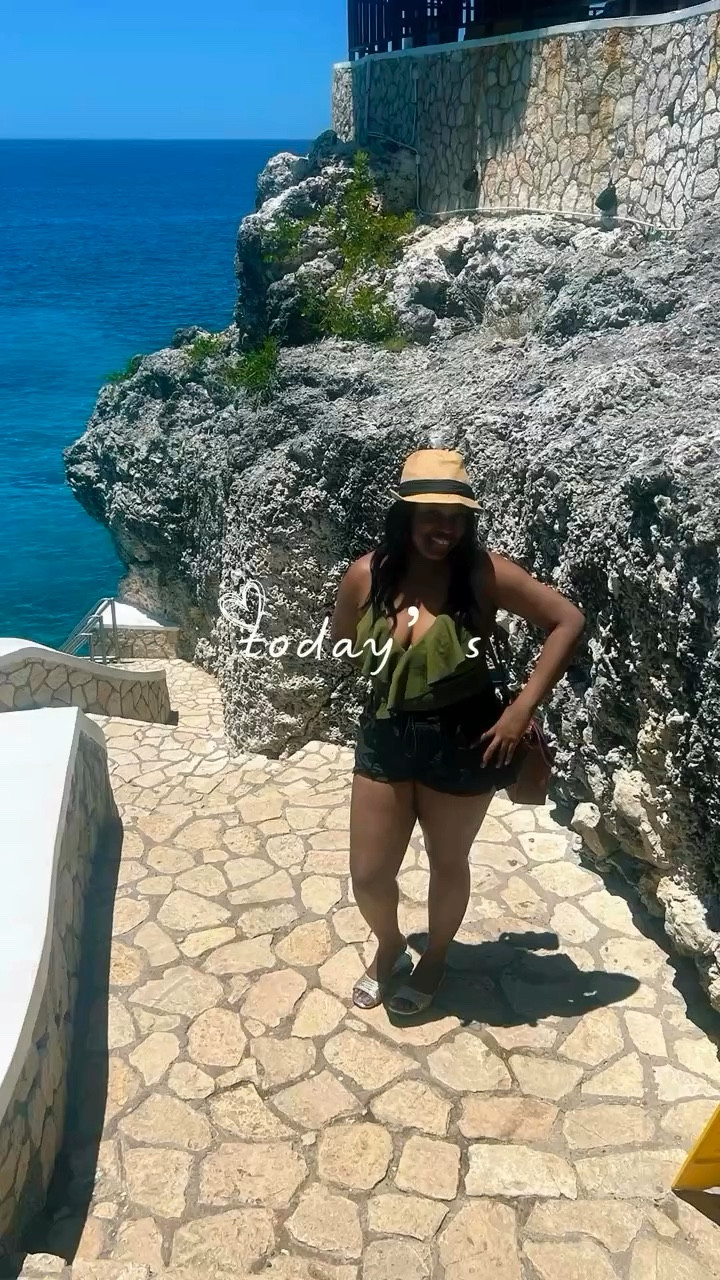 
Vacay Edit |  
Live and enjoy life 🤍

#LTKTravel #LTKdayinmylife #LTKvlog