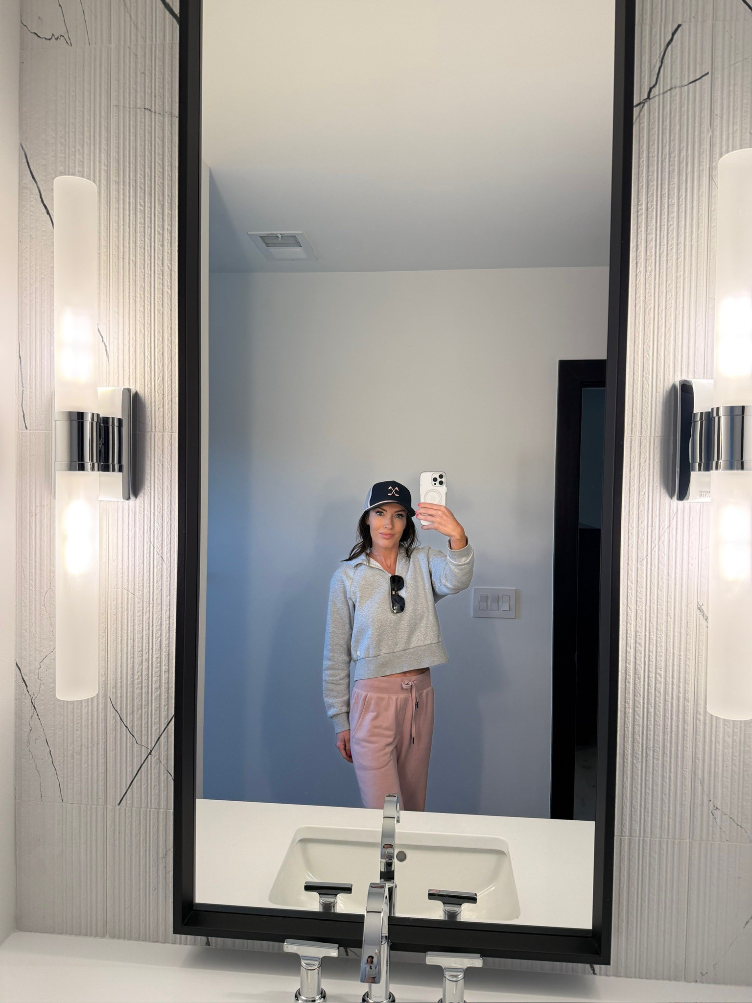 Can’t go wrong with a comfy and cozy outfit! #outfit #comfyandcozy #ootd #style 

#LTKActive #LTKStyleTip #LTKSeasonal