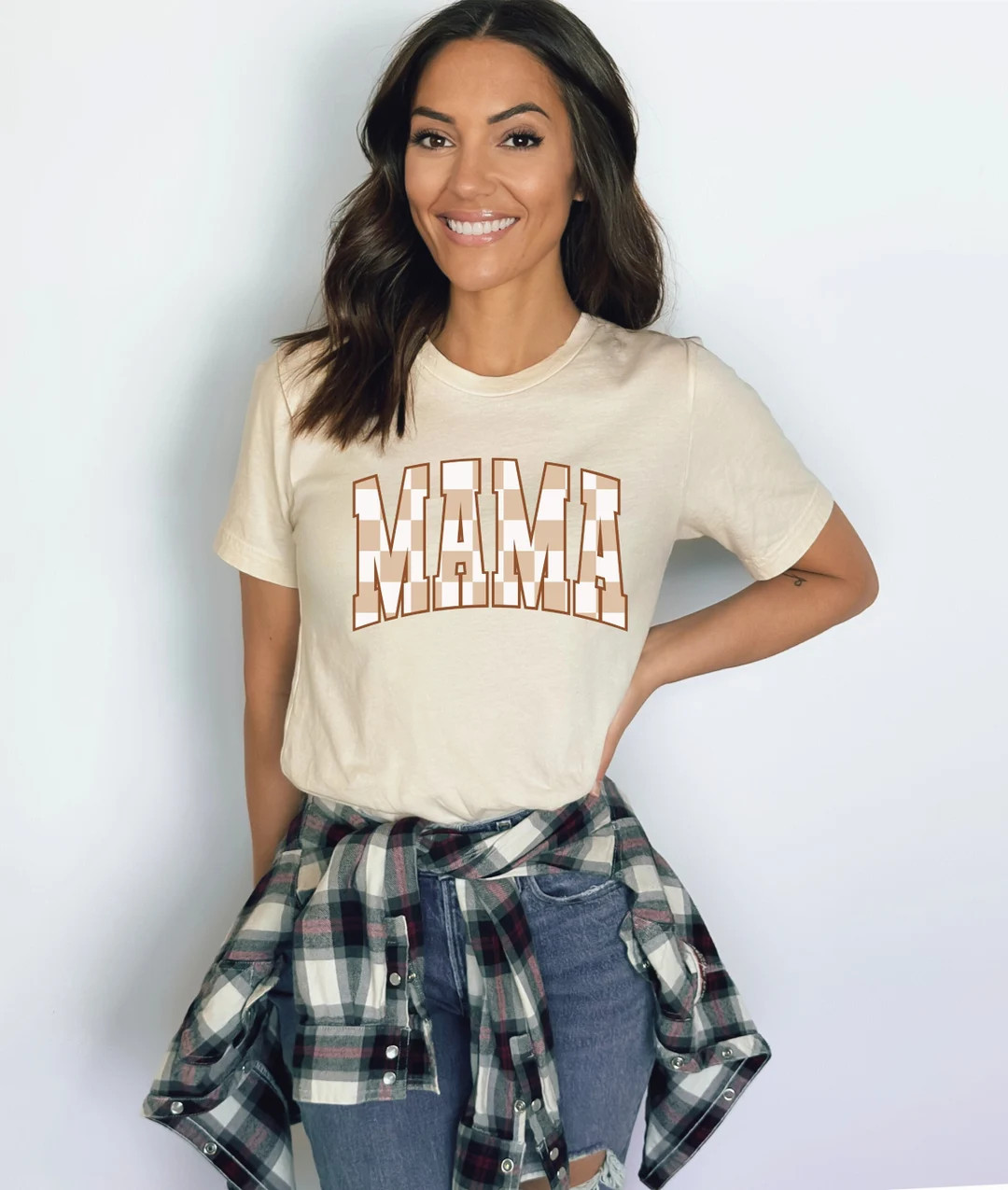 Checkered MAMA graphic tee. Retro style mama crewneck sweatshirt. Mom life. Trendy shirt. Gifts f... | Etsy (US)