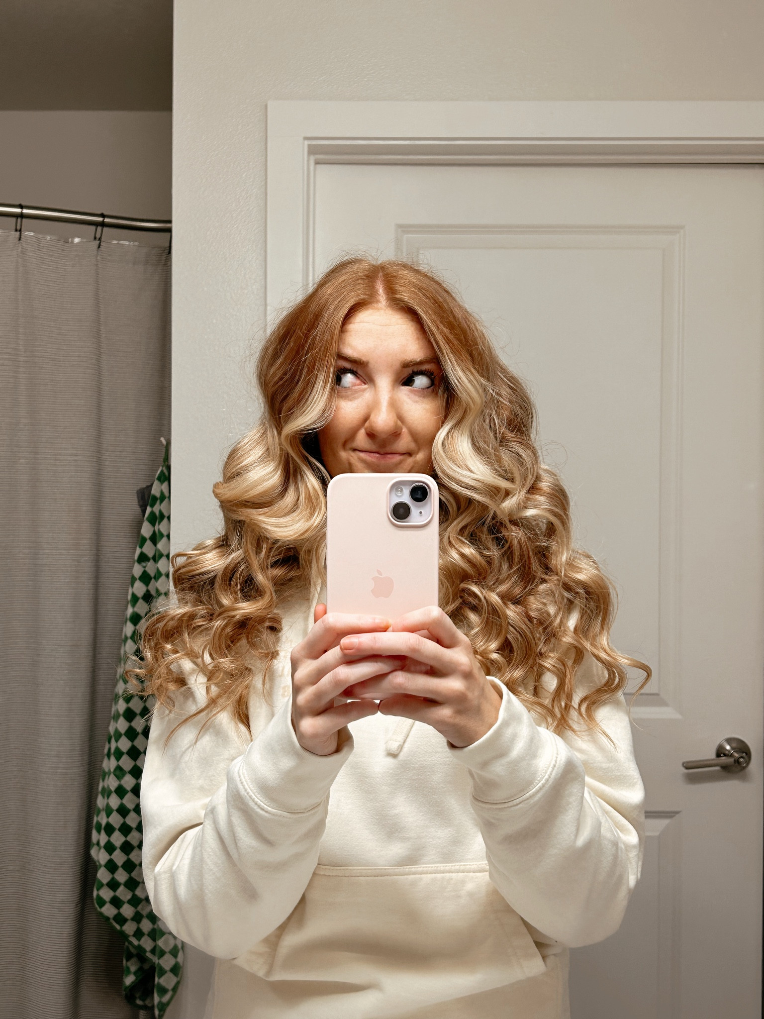 heatless curls 🙋🏼‍♀️ shop KITSCH winter sale and use code “SARAHHORNER15” for 15% off your order 

#LTKbeauty #LTKsalealert #LTKHoliday