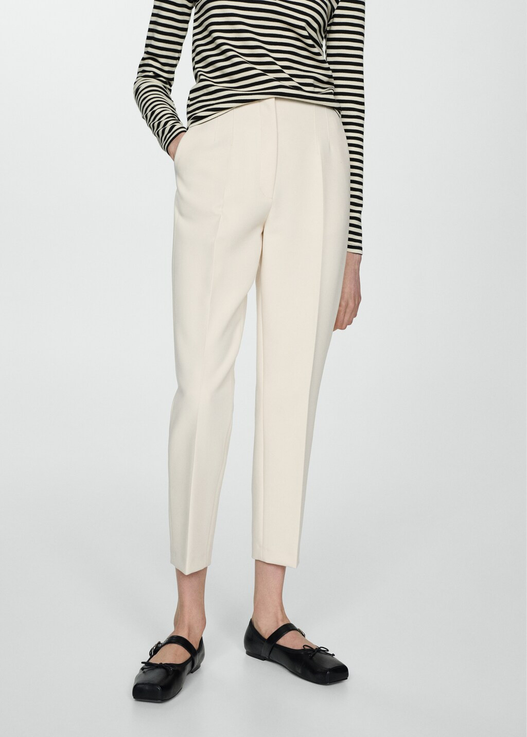 Pleat detail trousers | Mango Canada