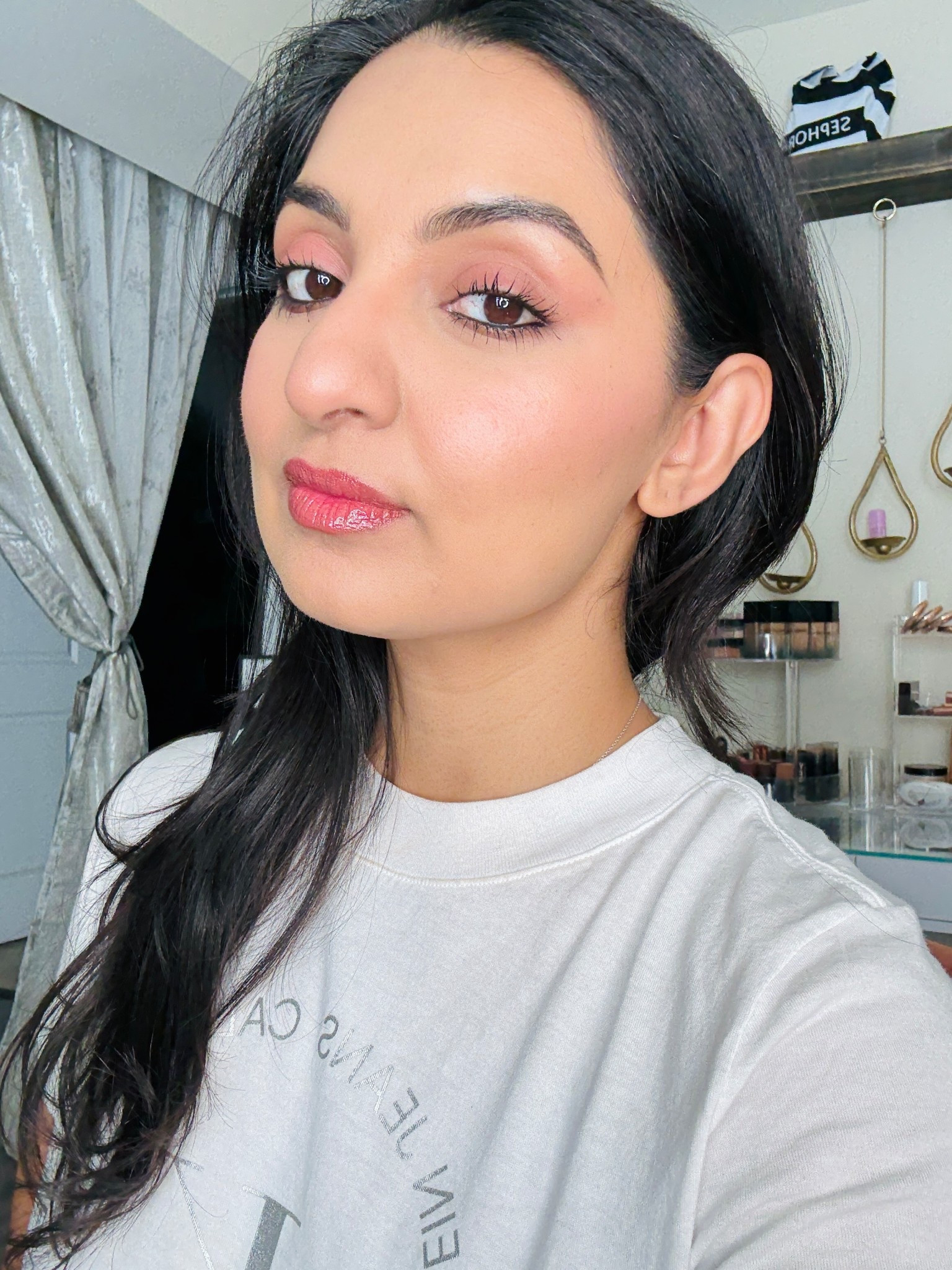 Foundation that looks like skin 

Products details 
