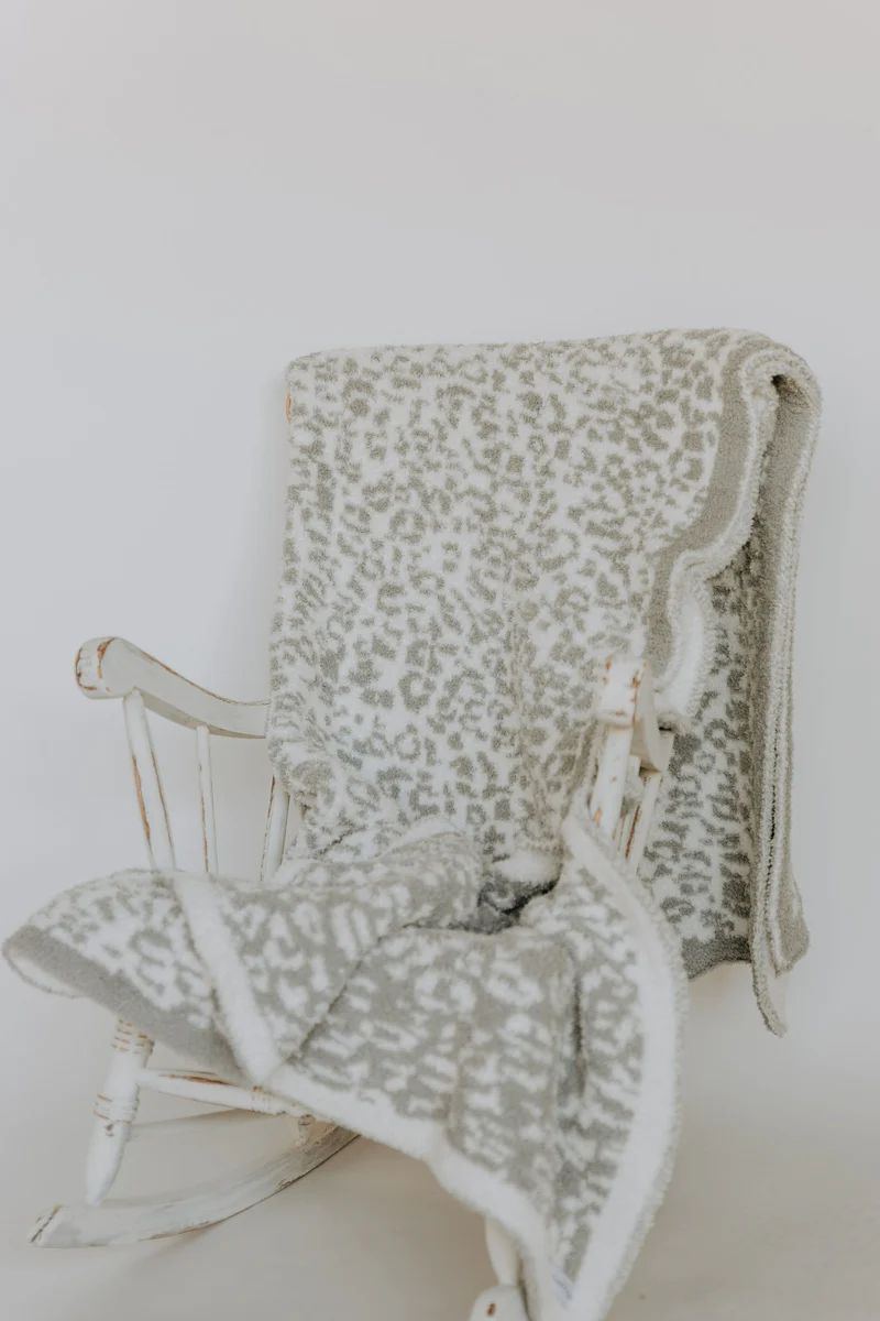 Ultimate Grey & Cloud White Leopard Extended Throw | Sunset Snuggles