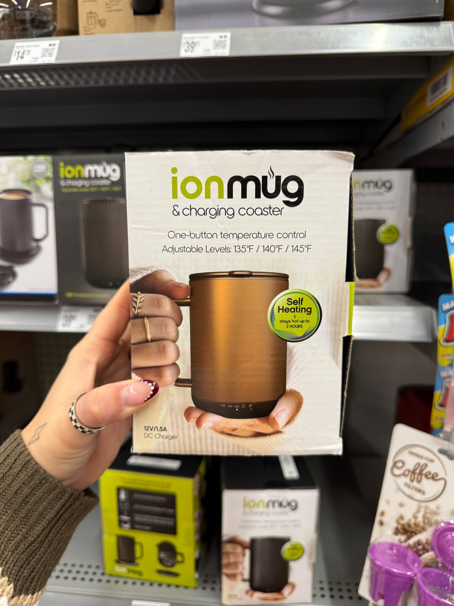Know a coffee lover? This temperature-controlled mug is about to change their entire morning routine.
No more taking a few sips, setting it down, and realizing hours later it’s gone cold. This keeps your coffee perfect so you can actually enjoy every sip. Say goodbye to wasted coffee — and hello to your new favorite mug.