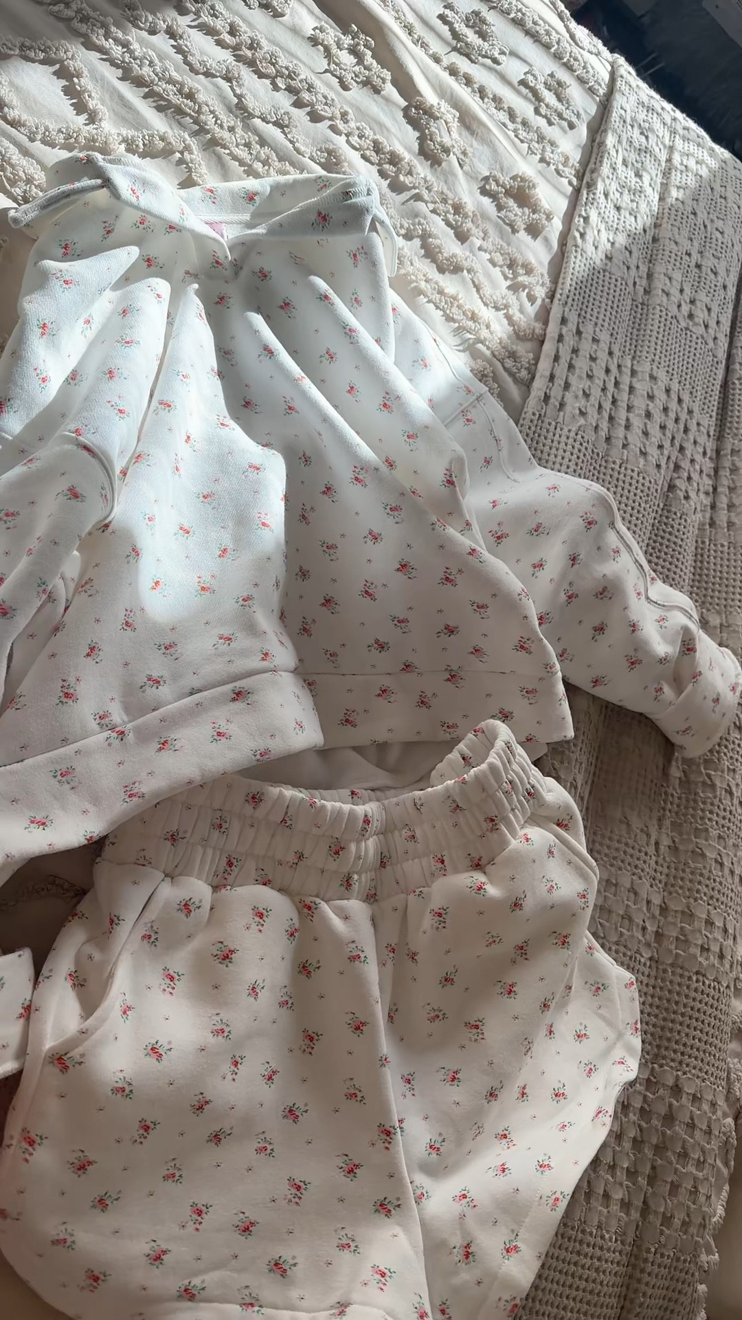 #LTKSeasonal #LTKootd #LTKValentine