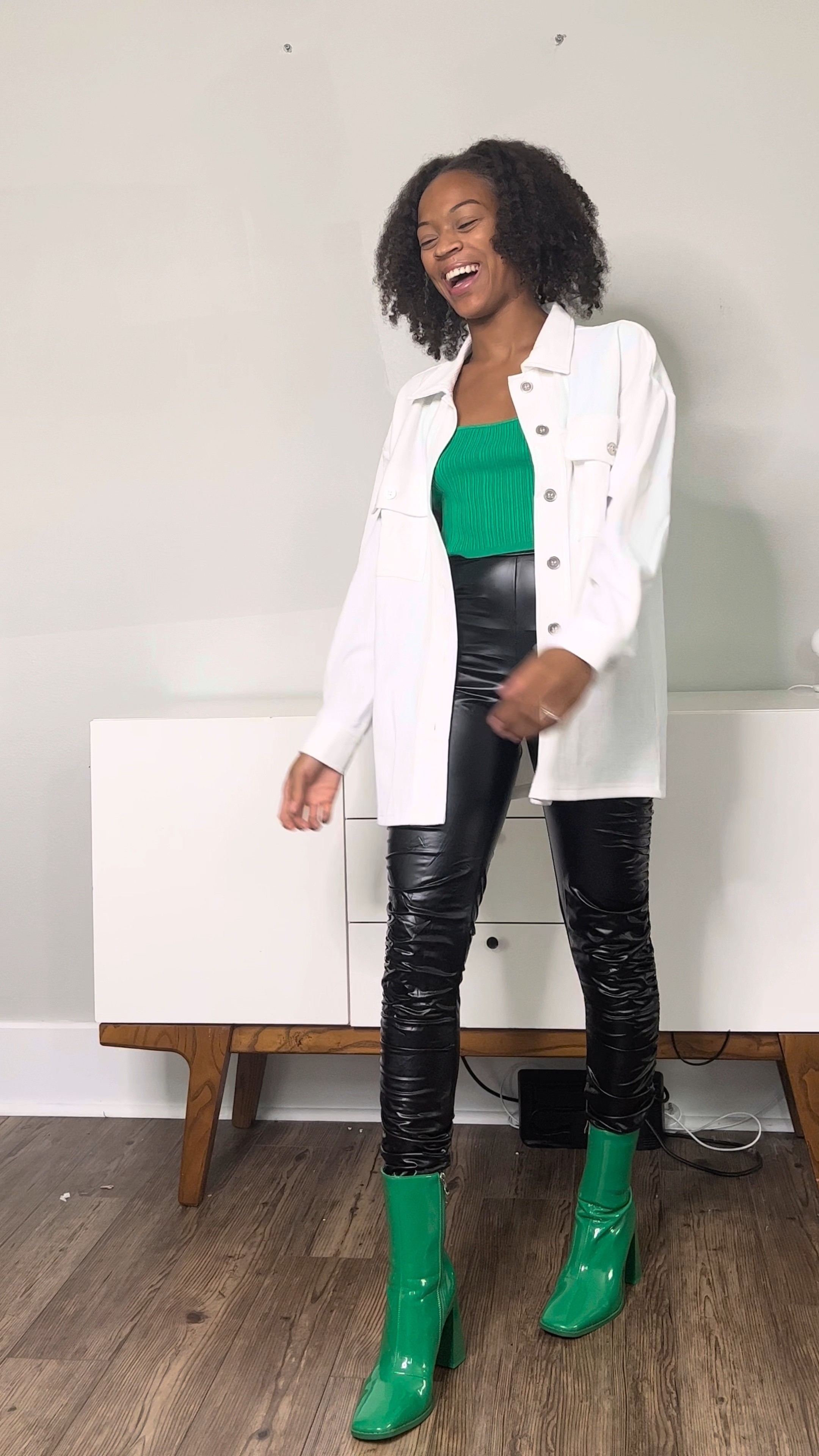 Women’s fall fashion try on haul! Sweater dresses, shackets, chelsea boots, and more! 



#LTKSeasonal #LTKstyletip #LTKshoecrush