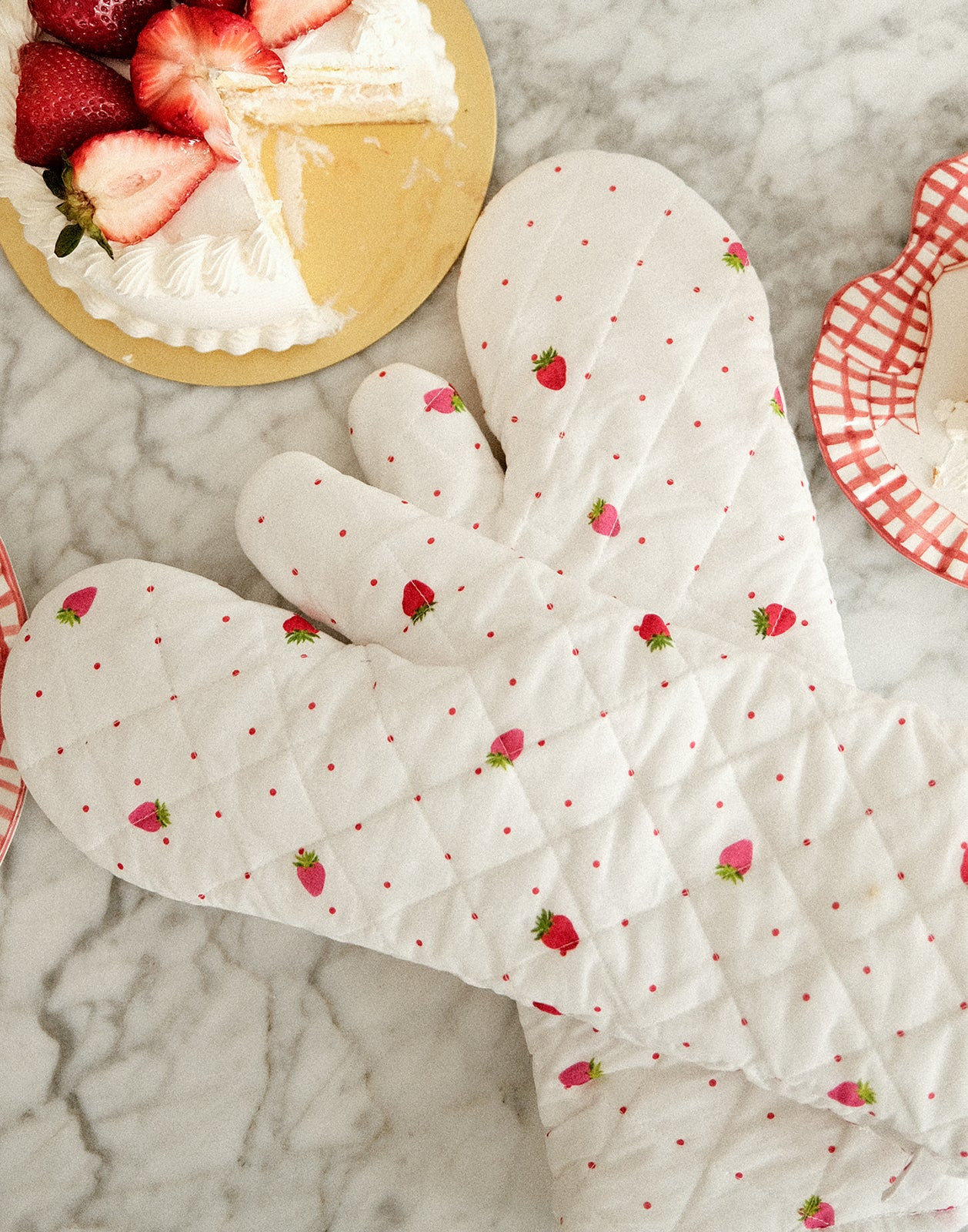 CR x Kit Quilted Oven Mitt | Cynthia Rowley