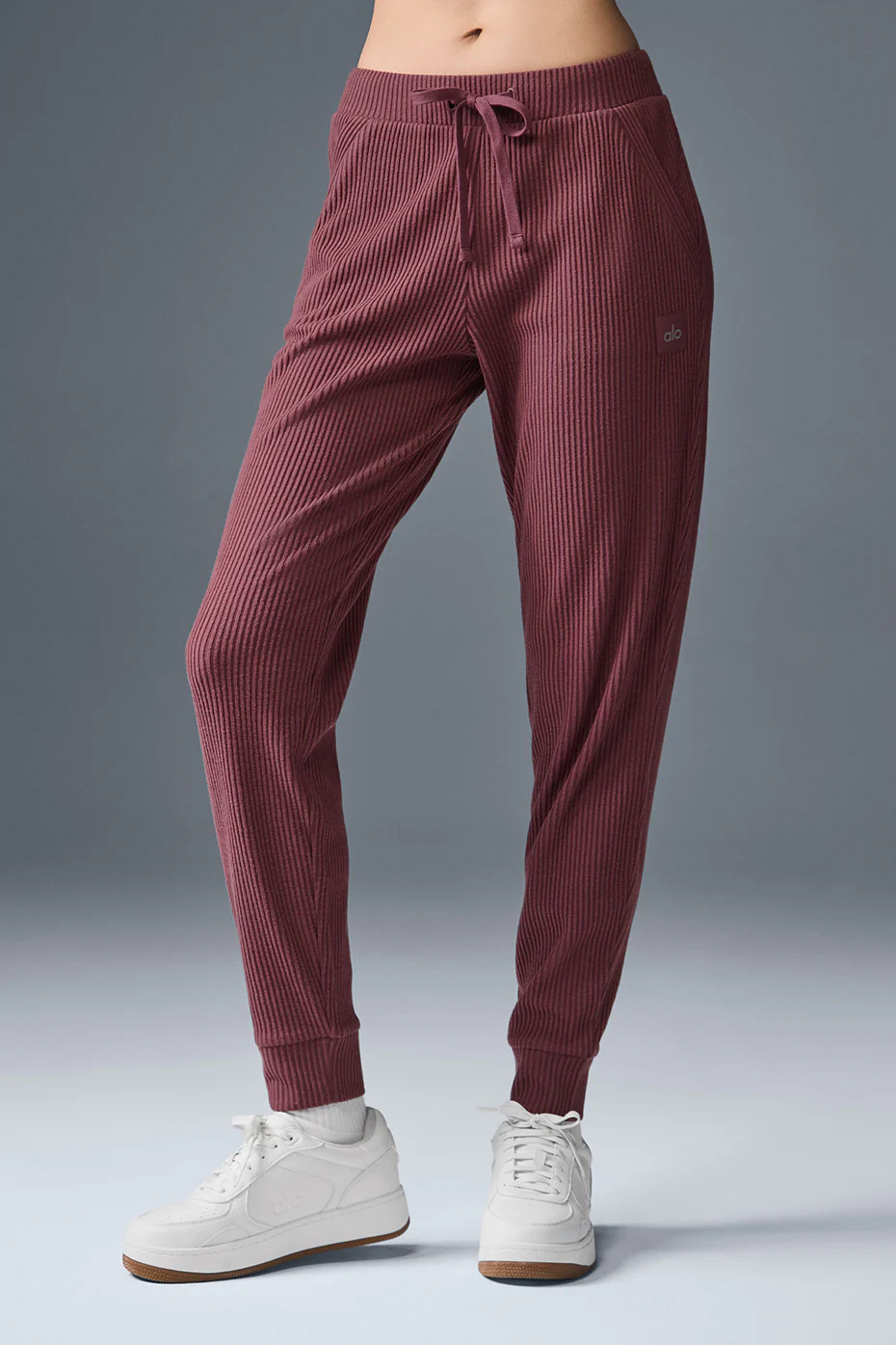 ALO | Muse Sweatpant in Burgundy Truffle Red, Size: 2XS | Alo Yoga (US)