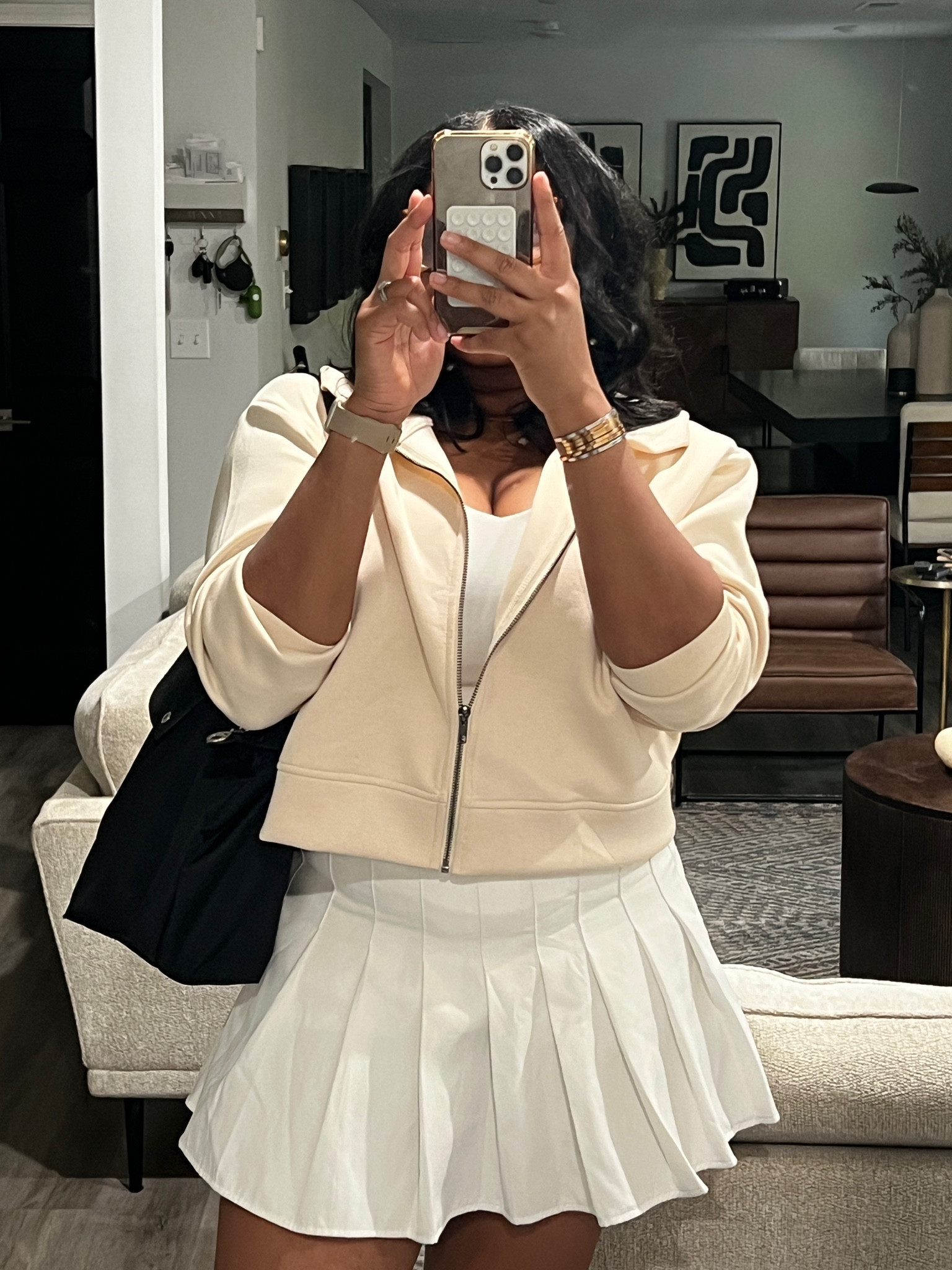 Getting dressed to study and of course I’m in a monochrome fit 

#LTKU #LTKMidsize #LTKFindsUnder100