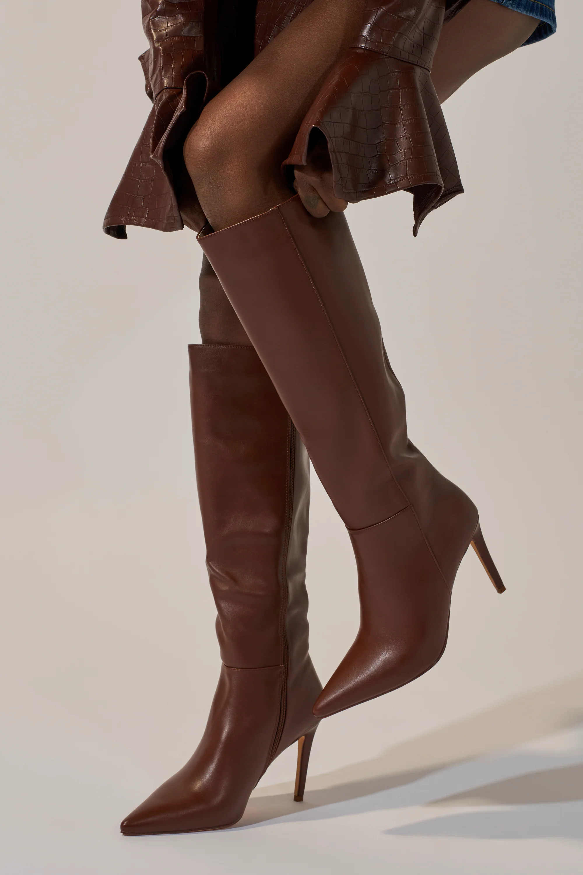 AZALEA WANG HAILEYANN BROWN STILETTO BOOT | AKIRA