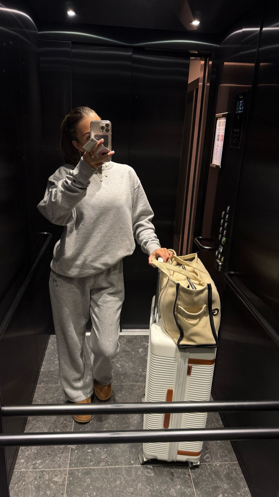 Airport outfit ✈️

Zara jumper, PLT wide leg joggers, Marc Jacobs tote bag, casual, comfy, travell

#LTKuk #LTKeurope #LTKtravel