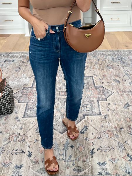 My go to jeans! I have them in 3 washes! Run tts 

#LTKSeasonal #LTKItBag #LTKStyleTip