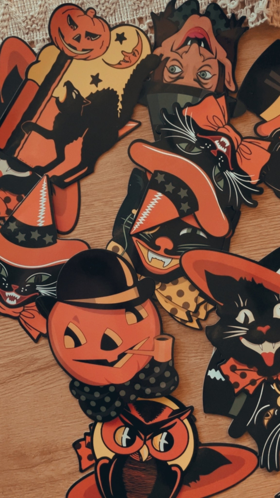 Retro halloween!

#LTKHome #LTKHalloween #LTKSeasonal