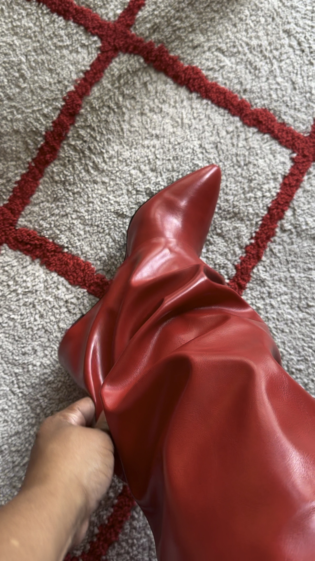 🚨 I know a skirt bout to hate to see me coming bc watch me !! Get them !!🚨

True to size 
Comfortable 
Easy to walk in
Thick Thigh and Wide Calf Friendly 

Follow my girlie @aroundthwayjan💗

#LTKPlusSize #LTKVideo #LTKStyleTip