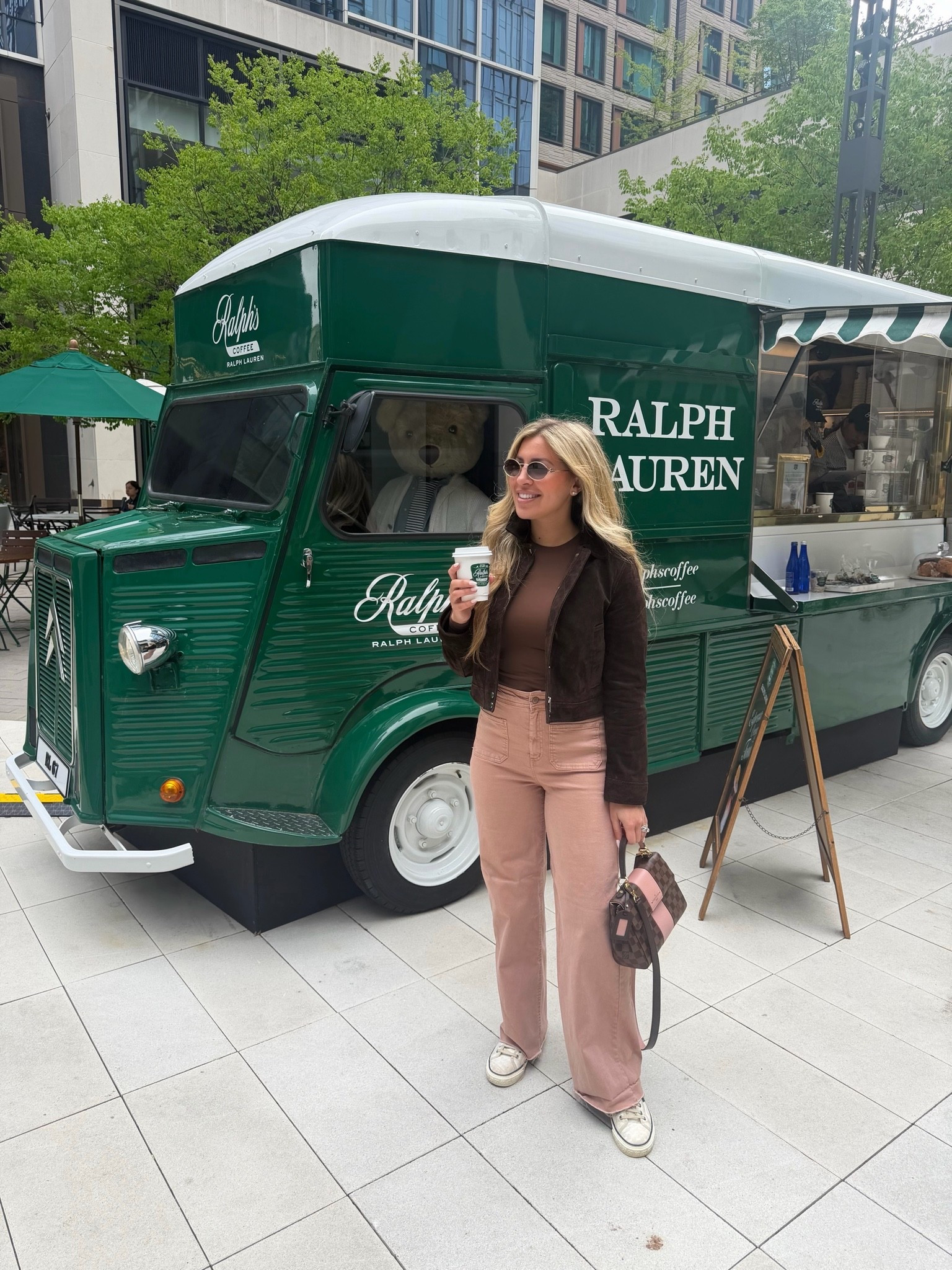 Ralph’s coffee, Boston, spring outfit

#LTKSeasonal #LTKTravel #LTKBeauty